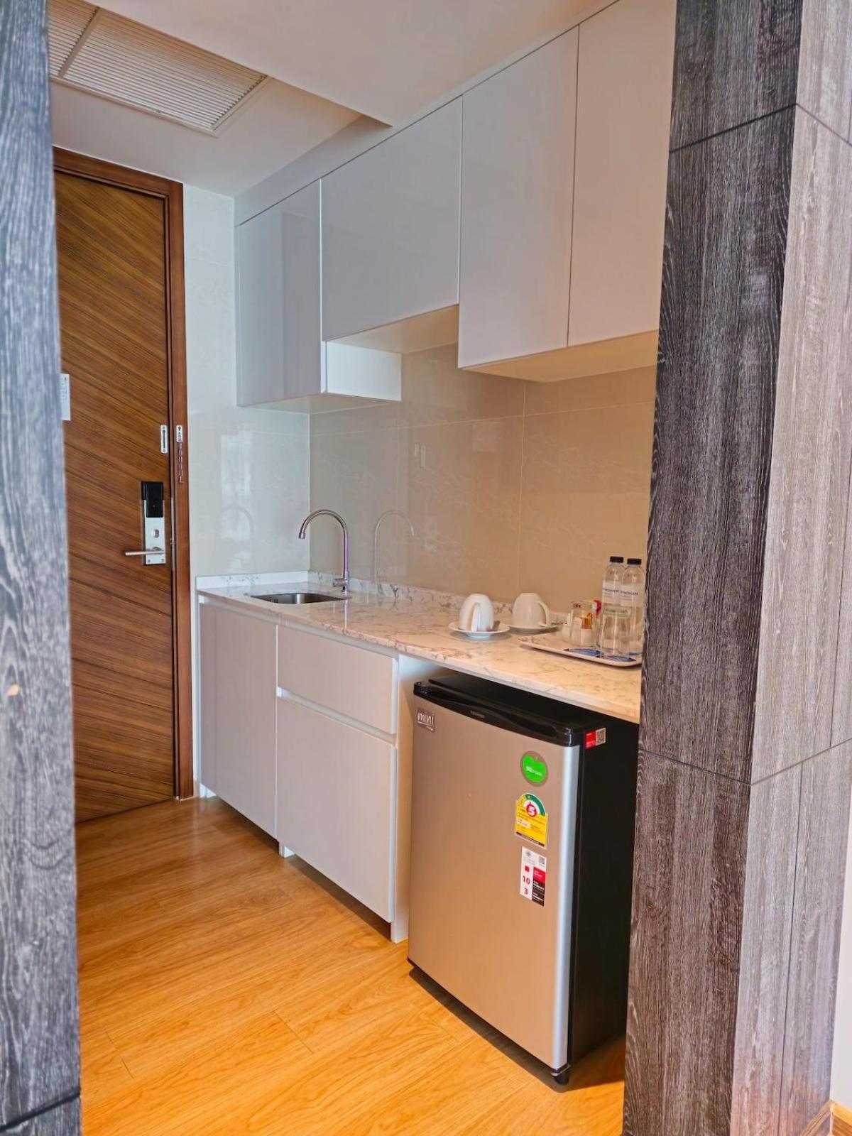 Super La 2 Pool Apartment