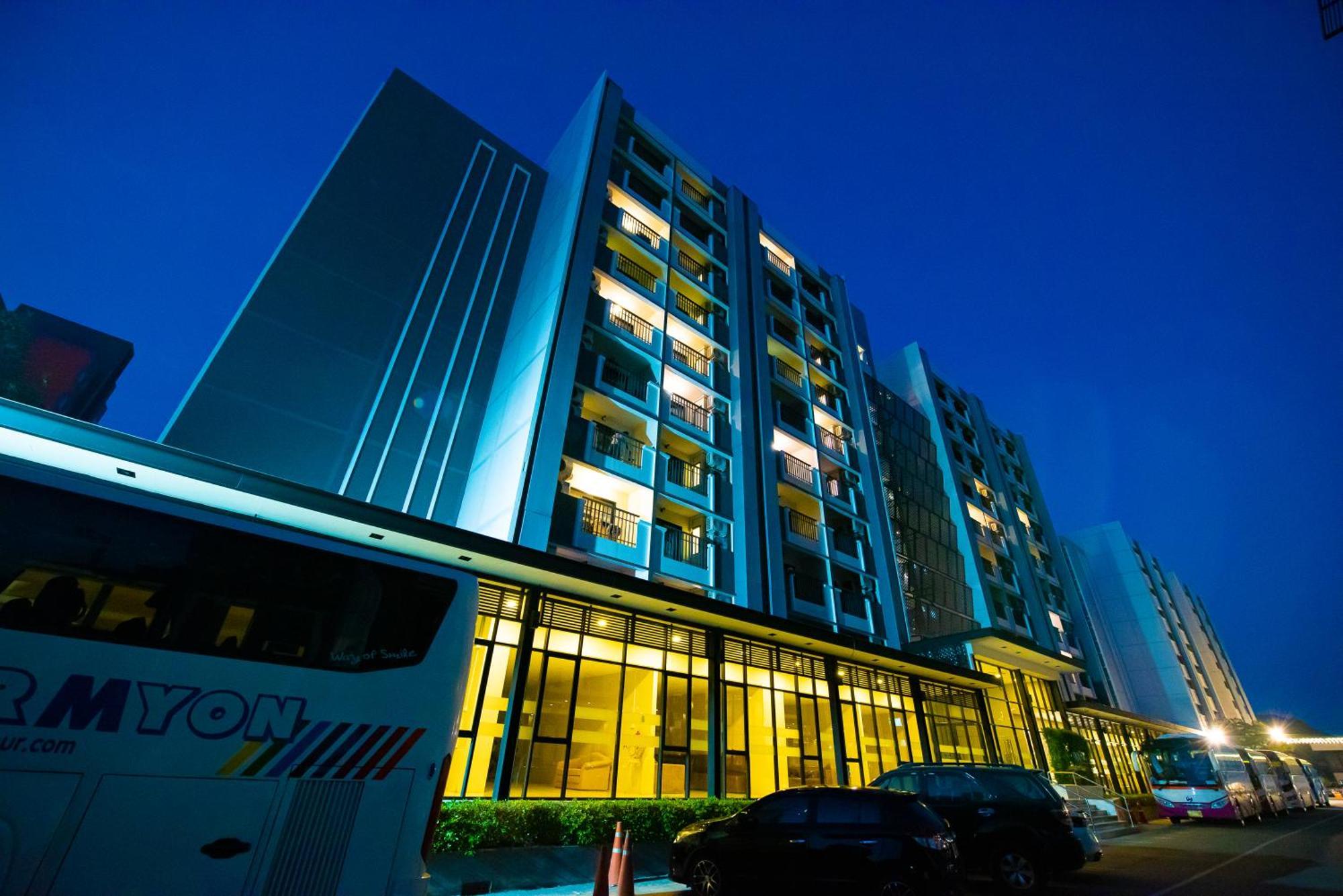 O2 Luxury Hotel Bang Phli