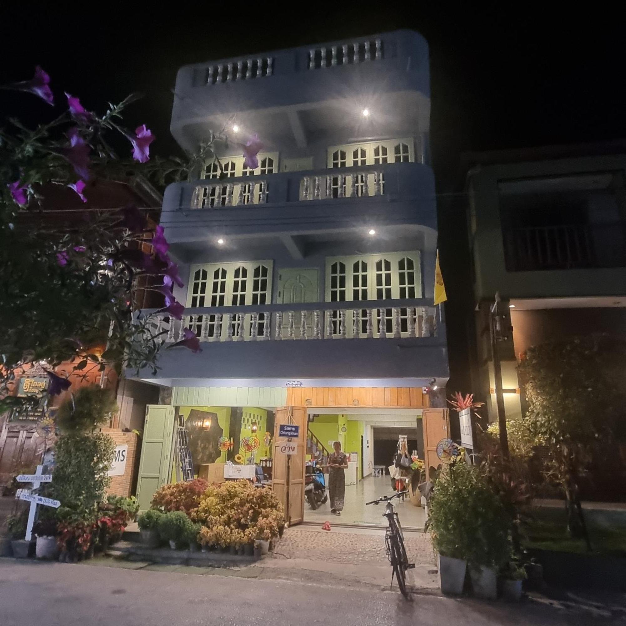 Hotel Sams Chiangkhan *