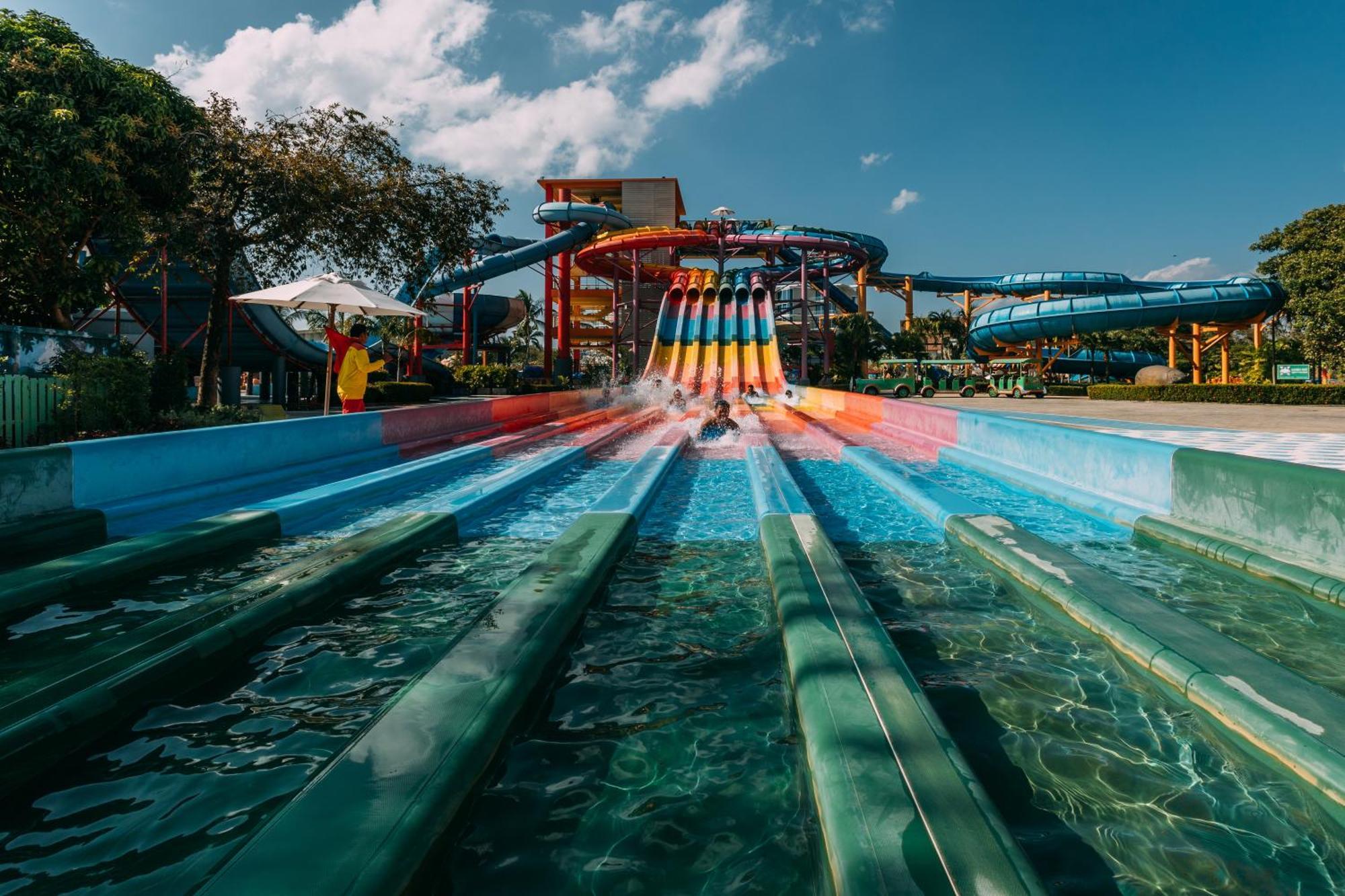 Splash Resort, Maikhao Phuket 5*