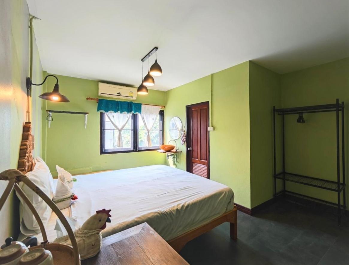 Guest house Retro At Phra Sing Chiang Mai