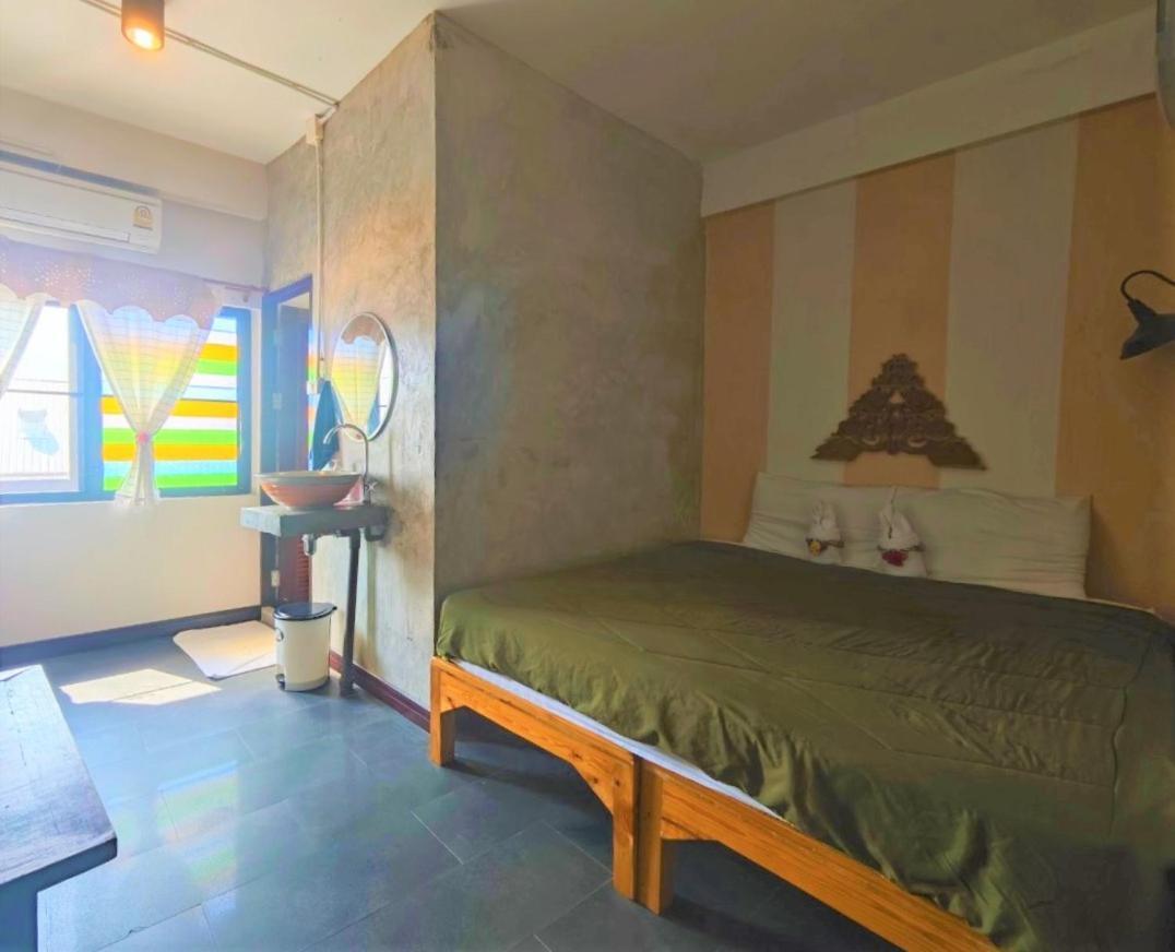 Retro At Phra Sing Guest house *