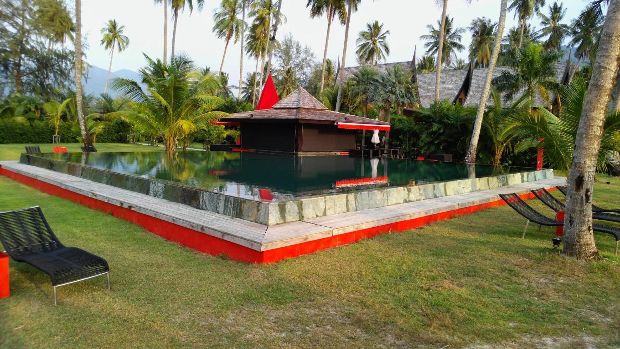 Luxury & Sea View And Private Pool Apartment *