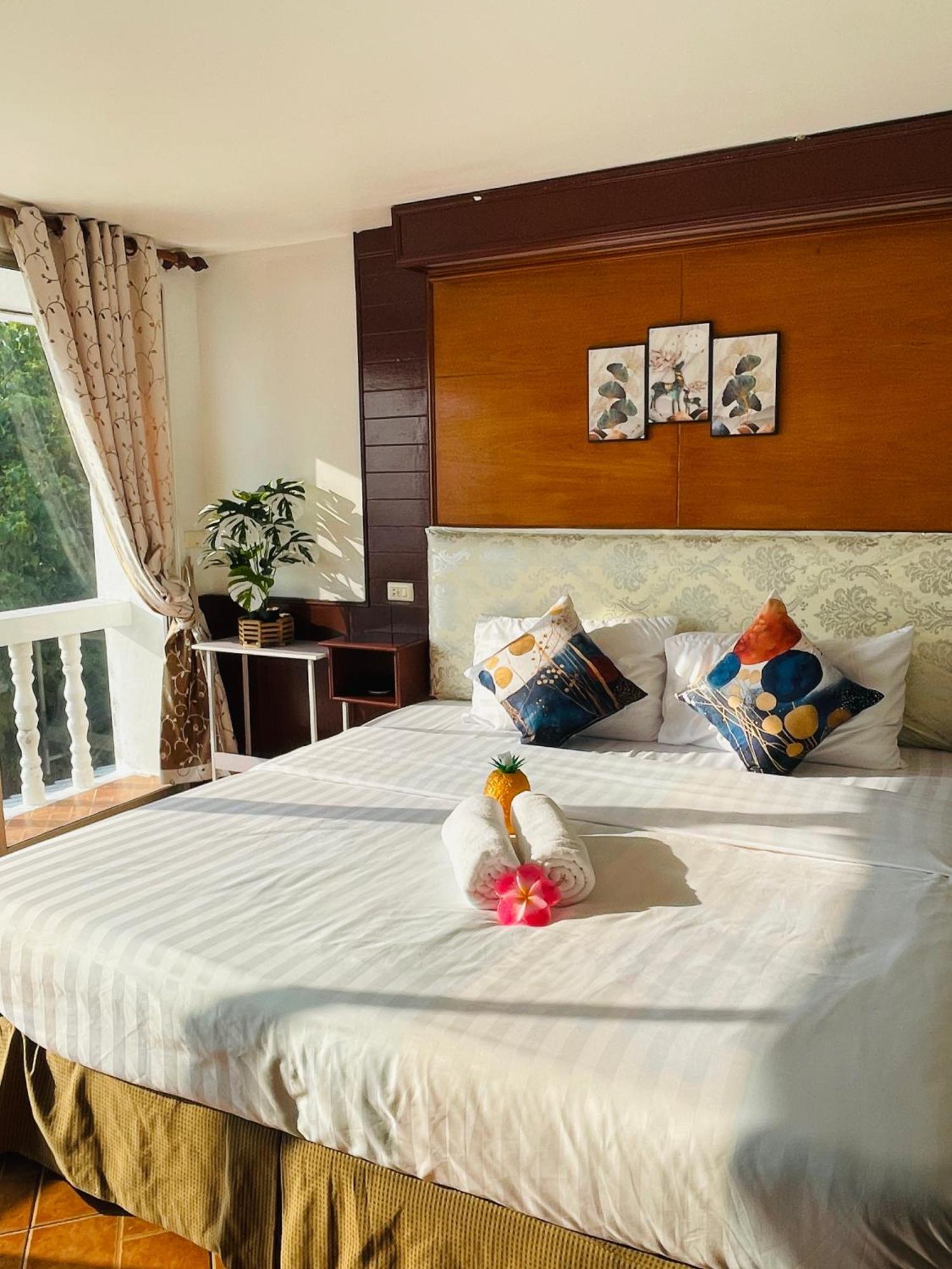 Resort Baan Sawaan *