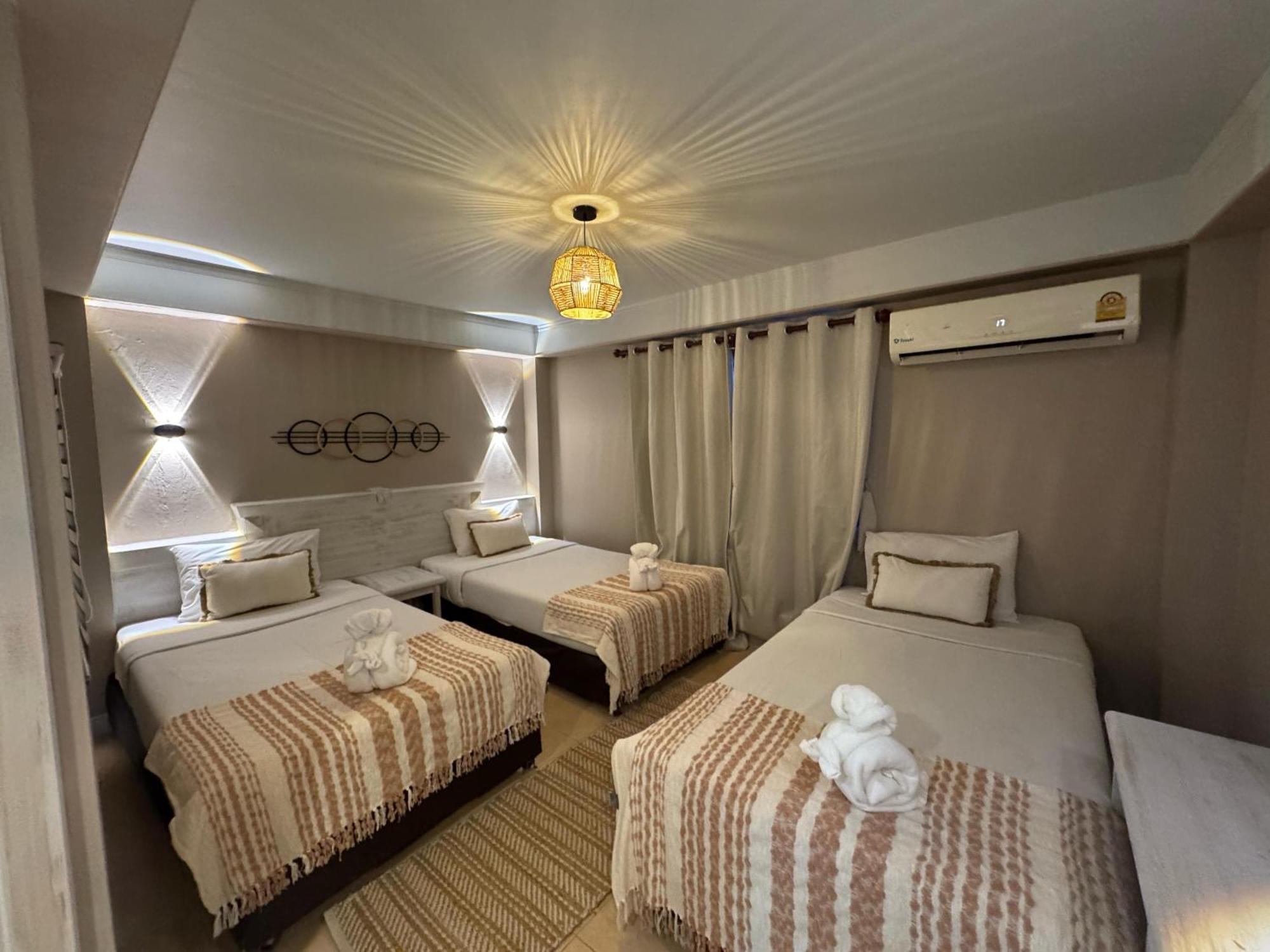 Hotel The Taksim Patong