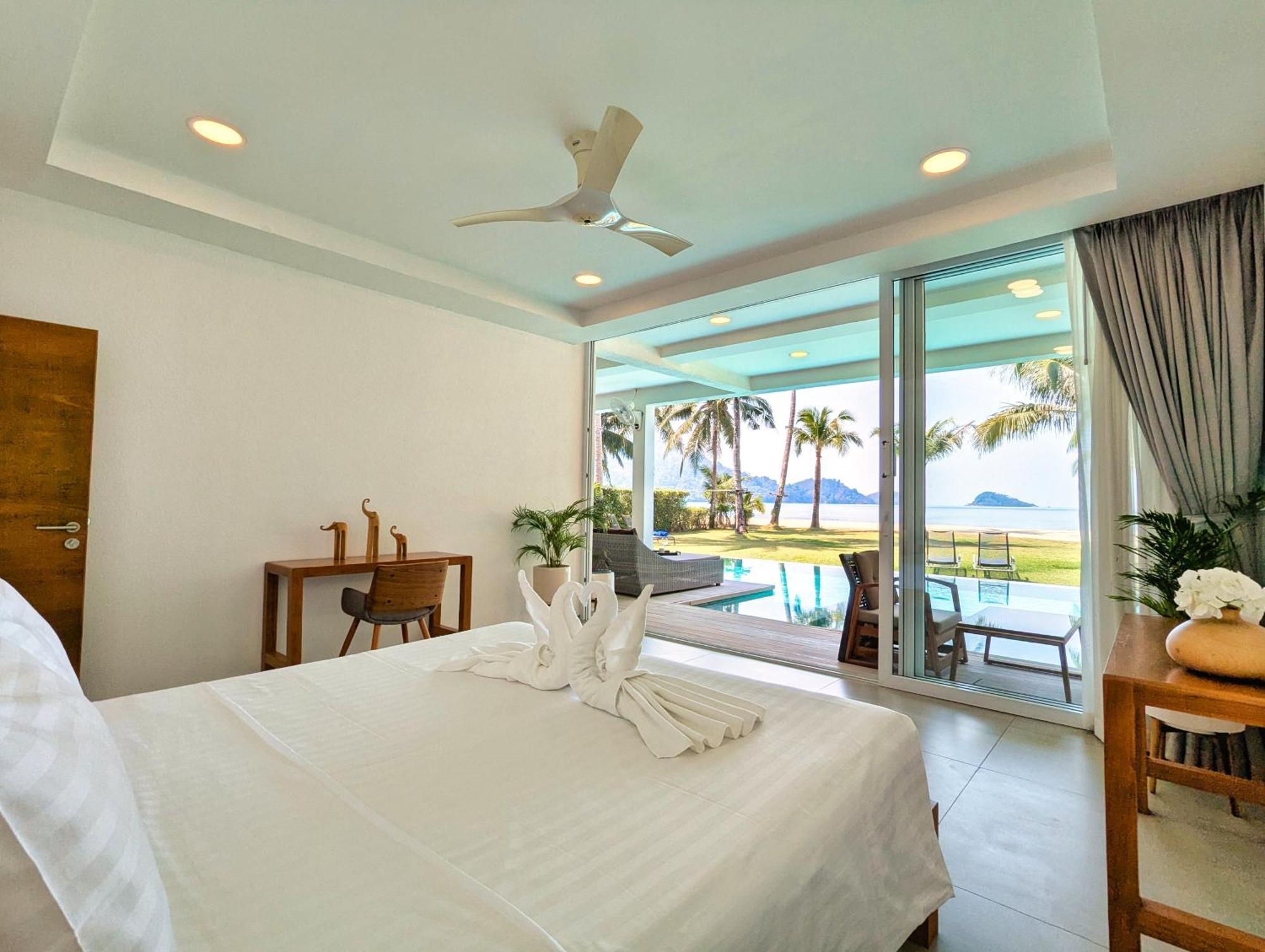Luxury & Sea View And Private Pool Apartment