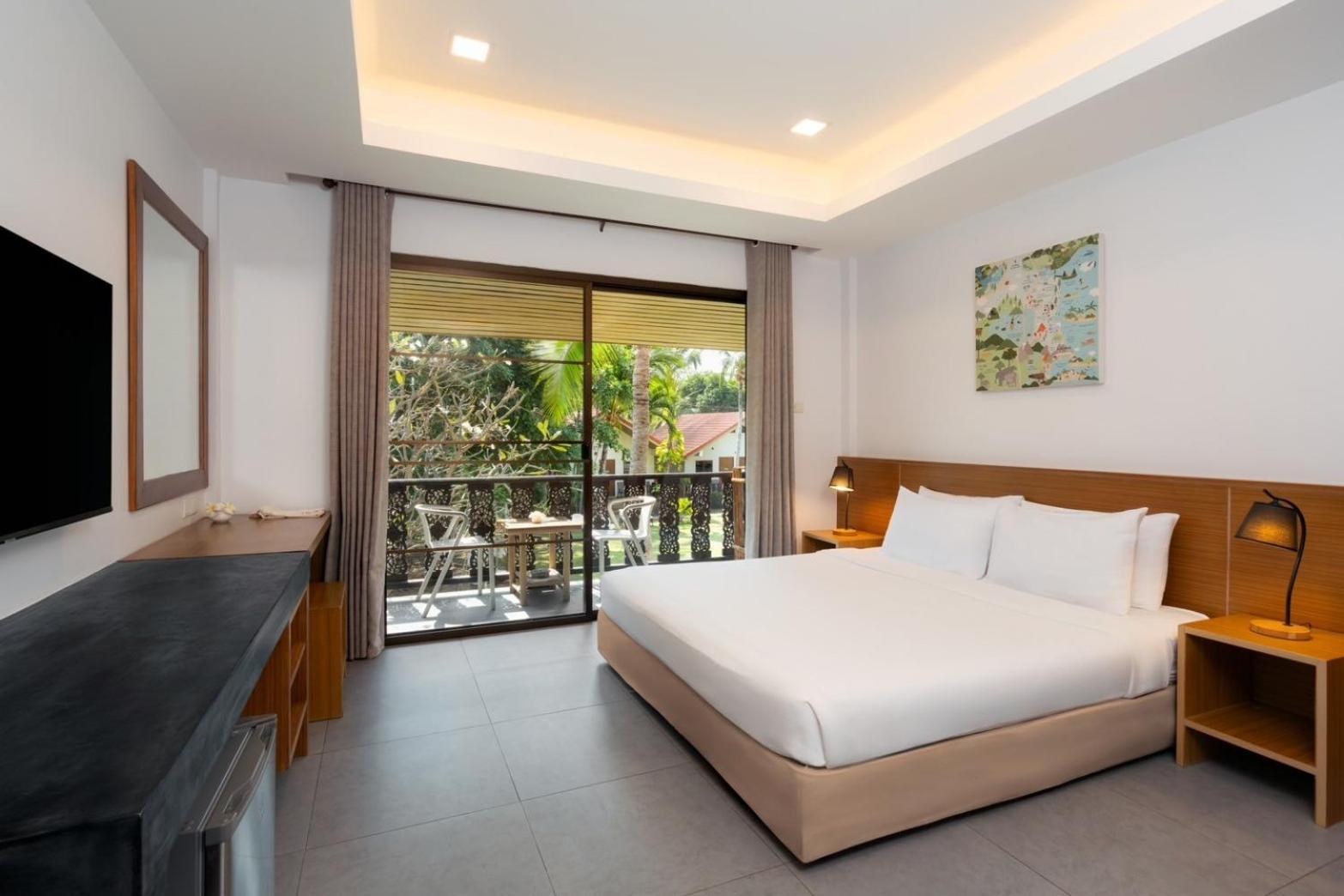 Dolphin Bay 3*