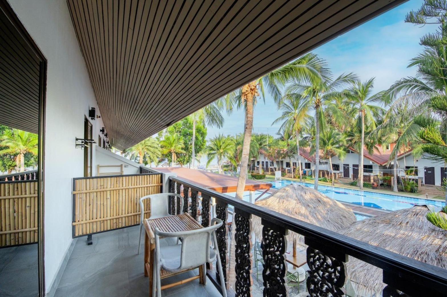 Resort Dolphin Bay 3*