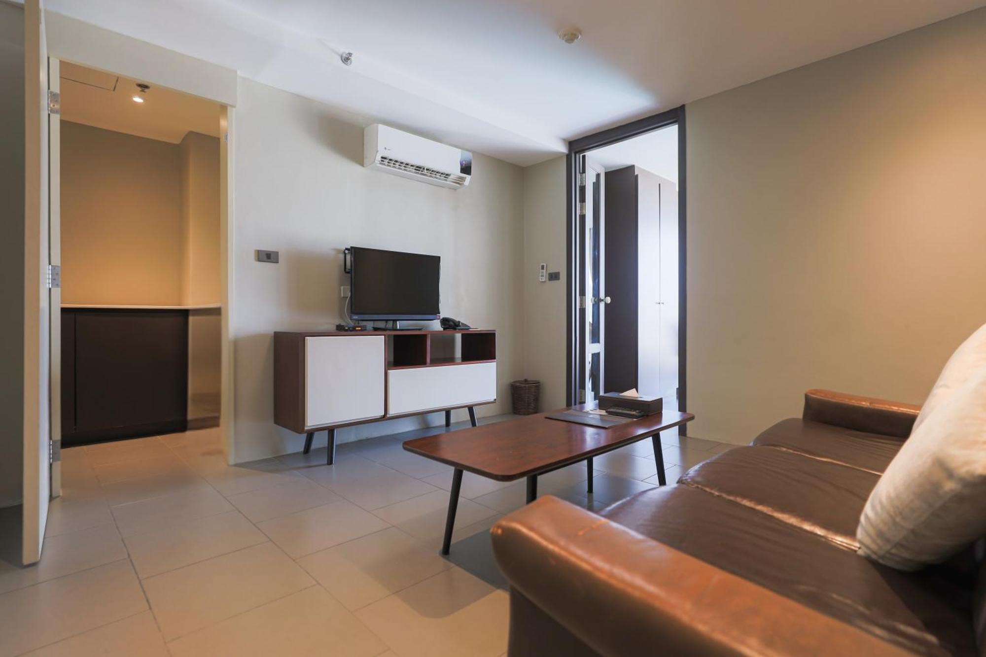 Balcony Courtyard Sriracha & Serviced Aparthotel Si Racha
