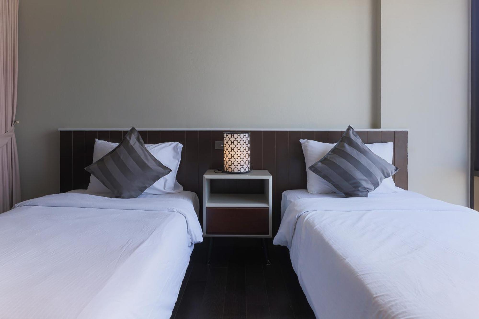 Balcony Courtyard Sriracha & Serviced 5*