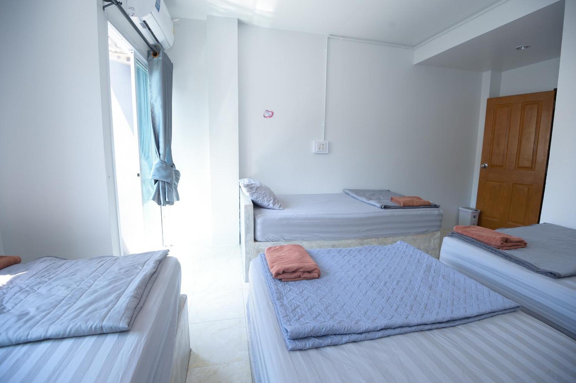 Hostel Lucky House