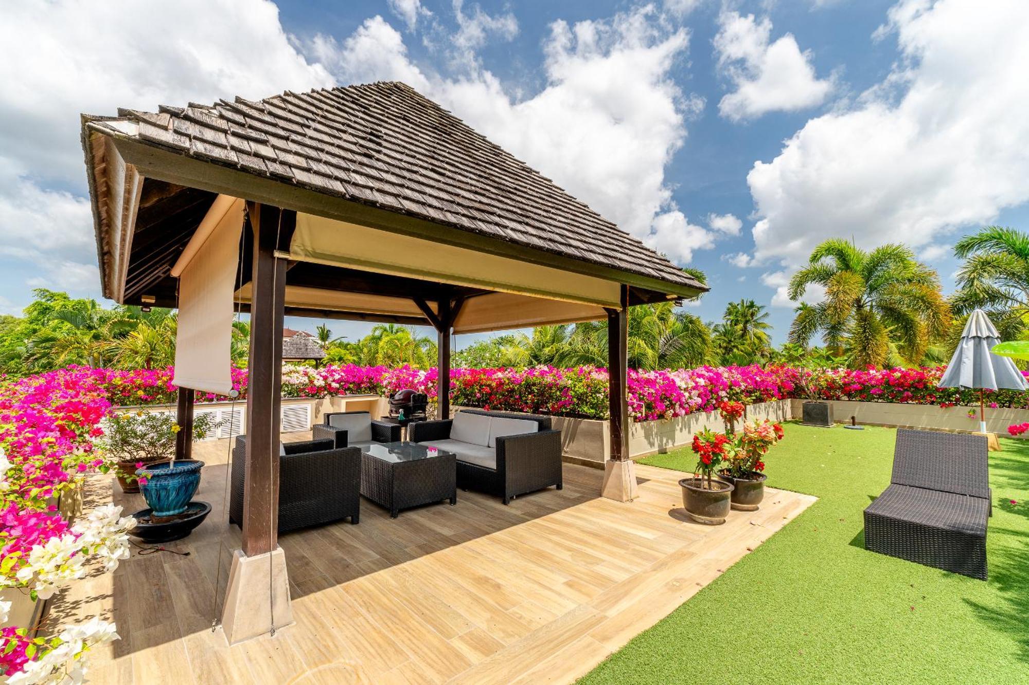The - Private Retreat, 10-min Walk To Bangtao