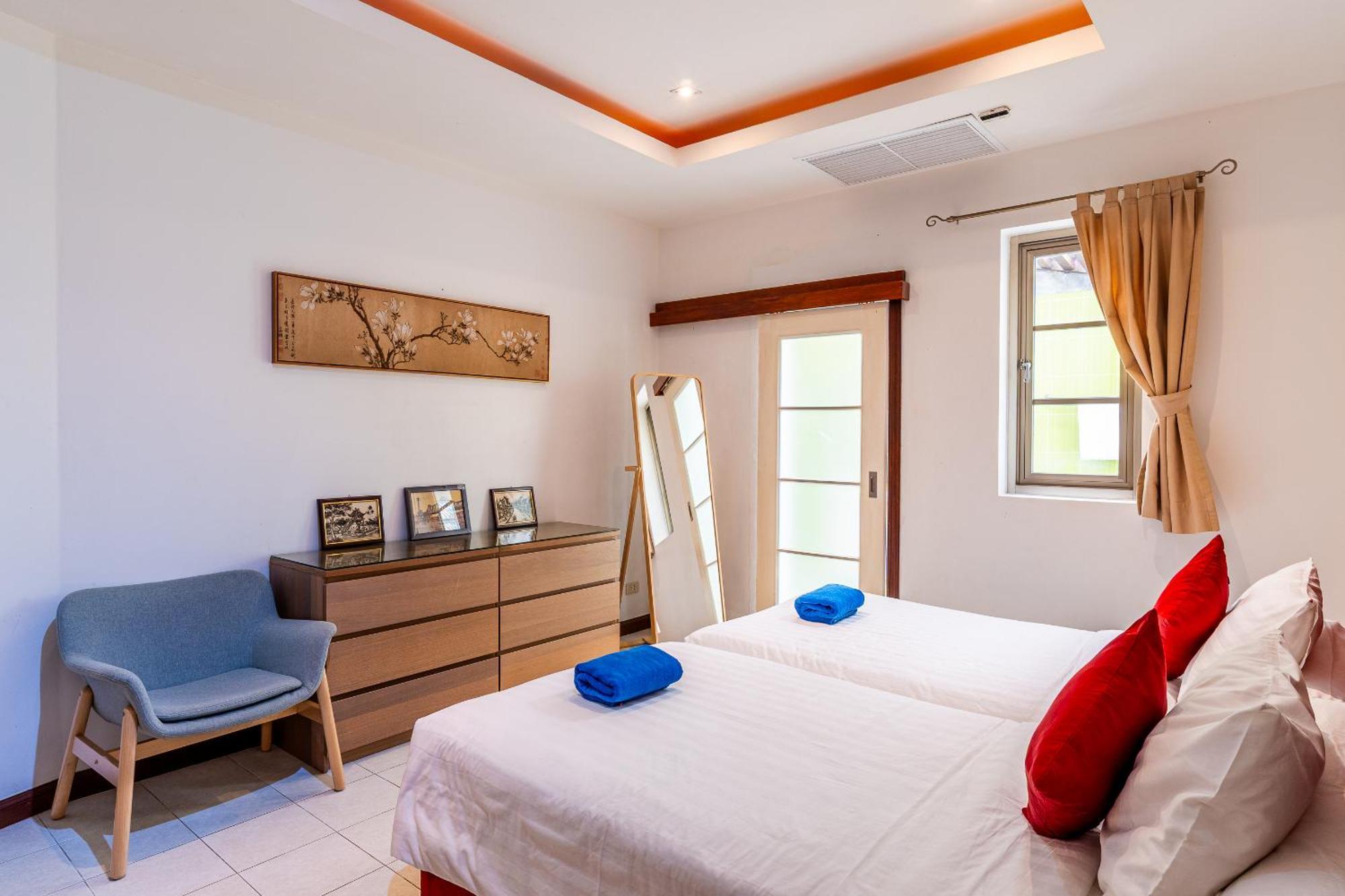 The - Private Retreat, 10-min Walk To Bangtao Villa