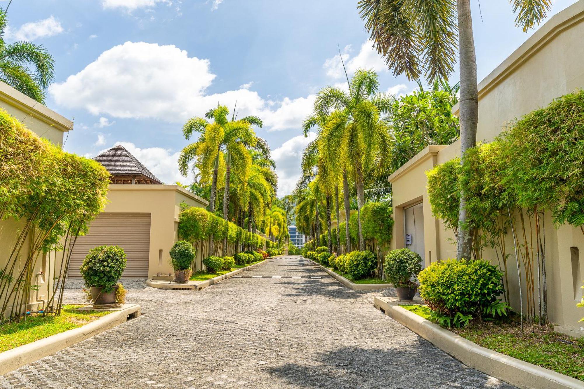 The - Private Retreat, 10-min Walk To Bangtao Villa *