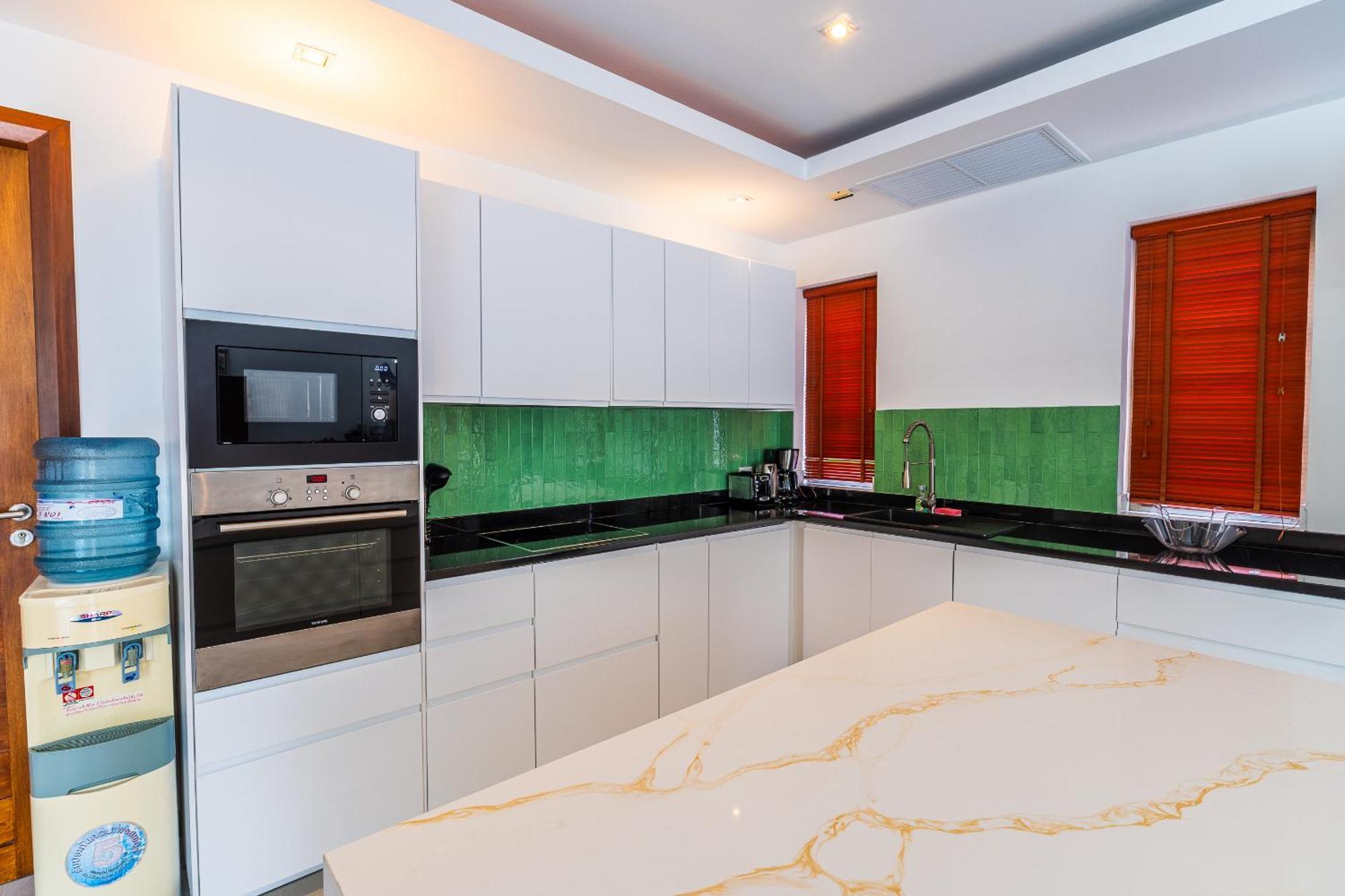 The - Private Retreat, 10-min Walk To Bangtao Villa Phuket