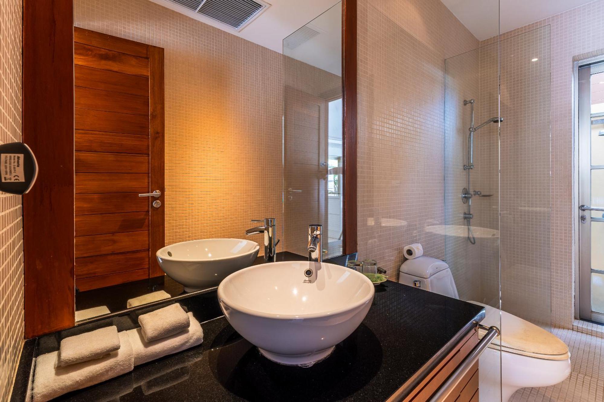 The - Private Retreat, 10-min Walk To Bangtao Villa