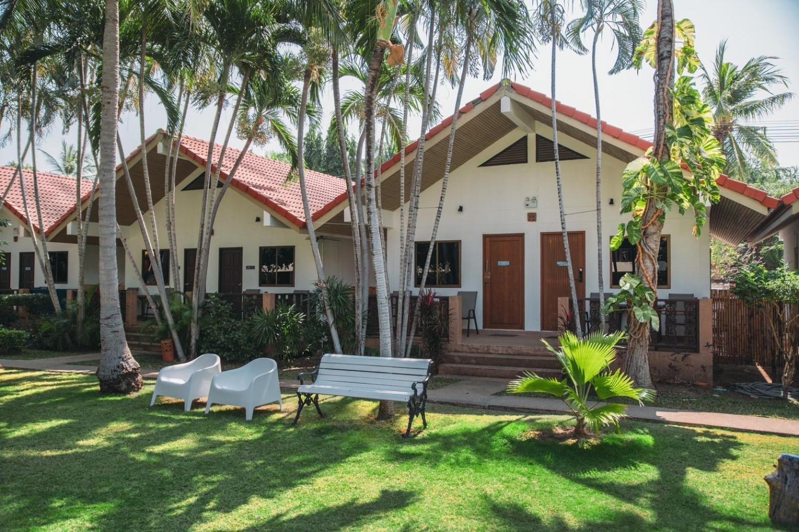 Dolphin Bay 3*
