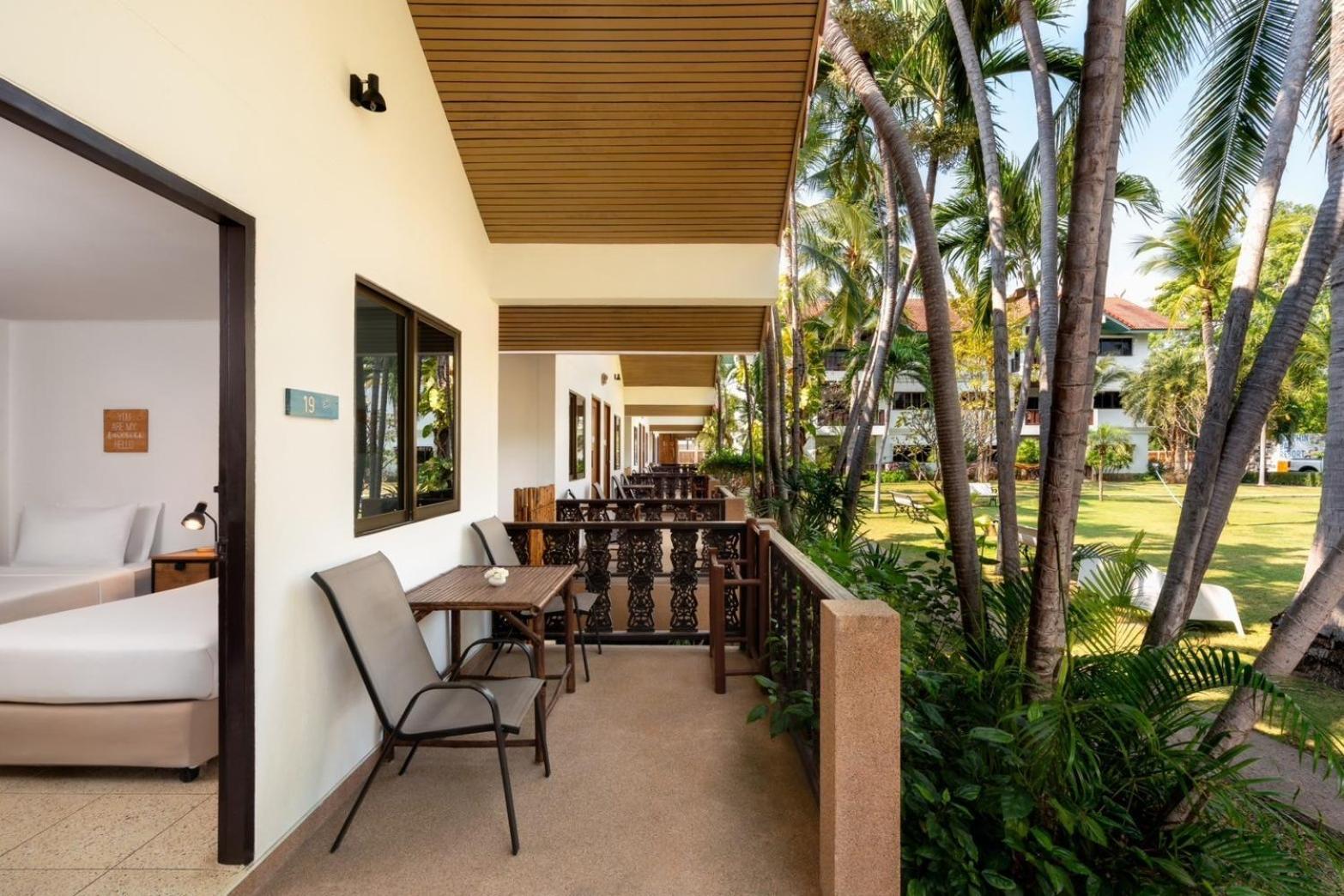 Dolphin Bay Resort 3*