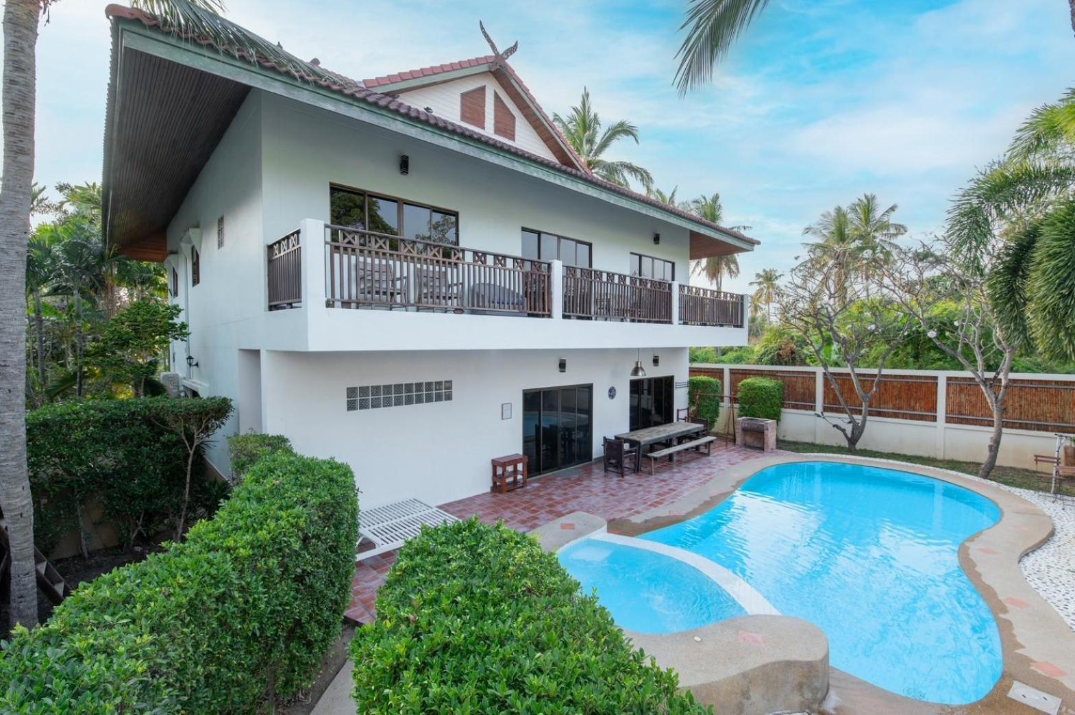 Dolphin Bay 3*