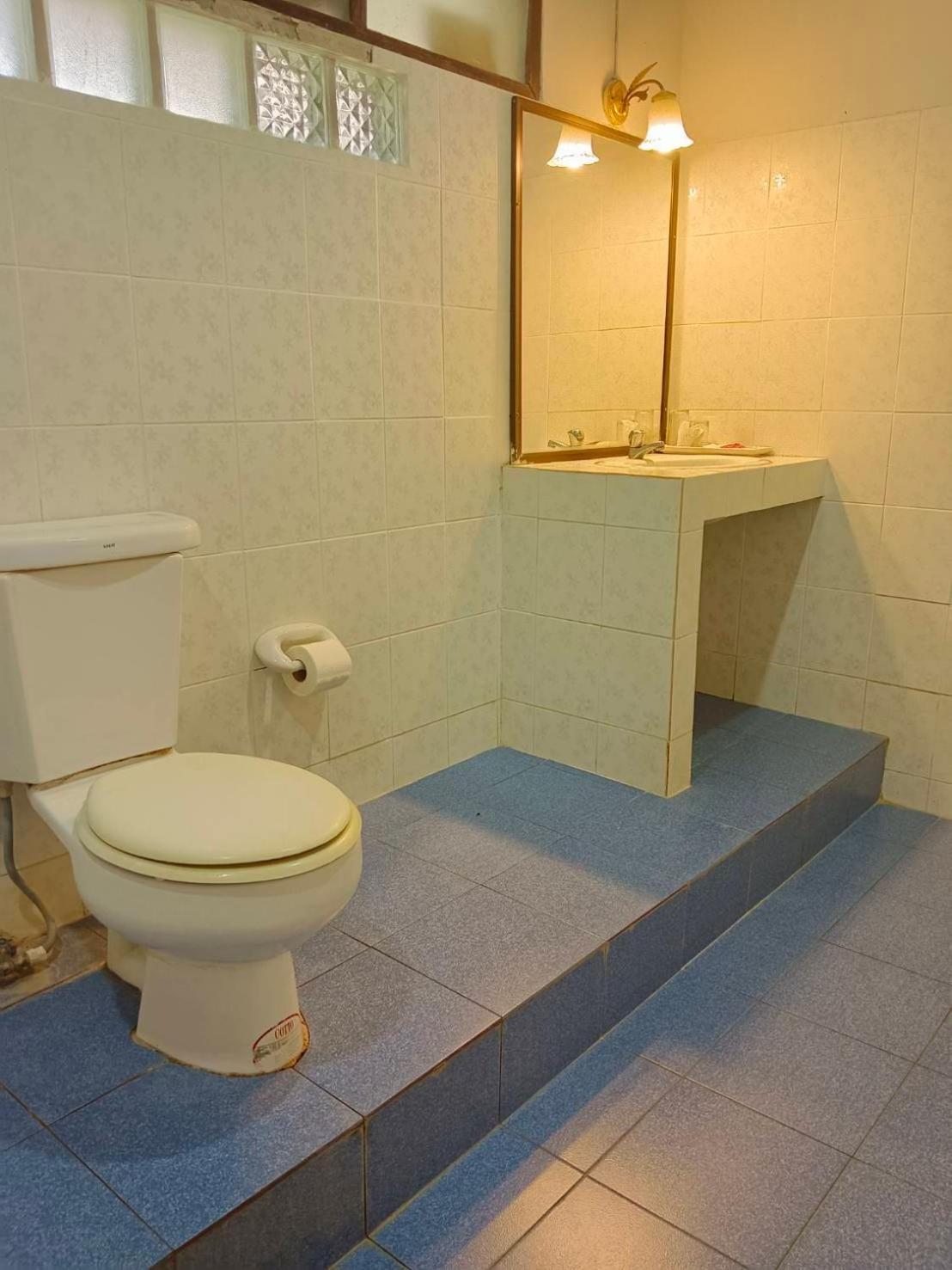 Hotel Saitharn Iyara Sai Yok