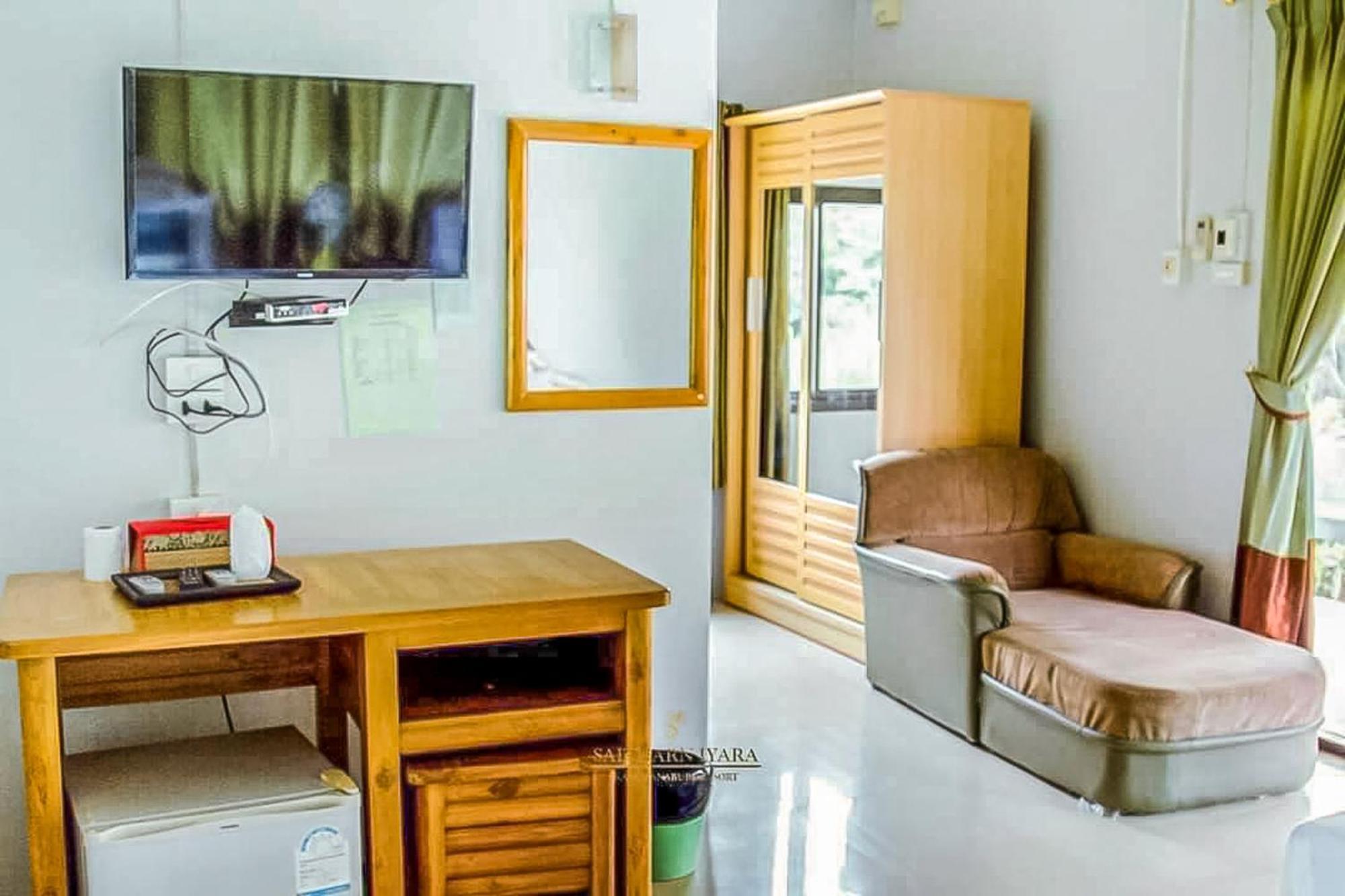 Hotel Saitharn Iyara Sai Yok