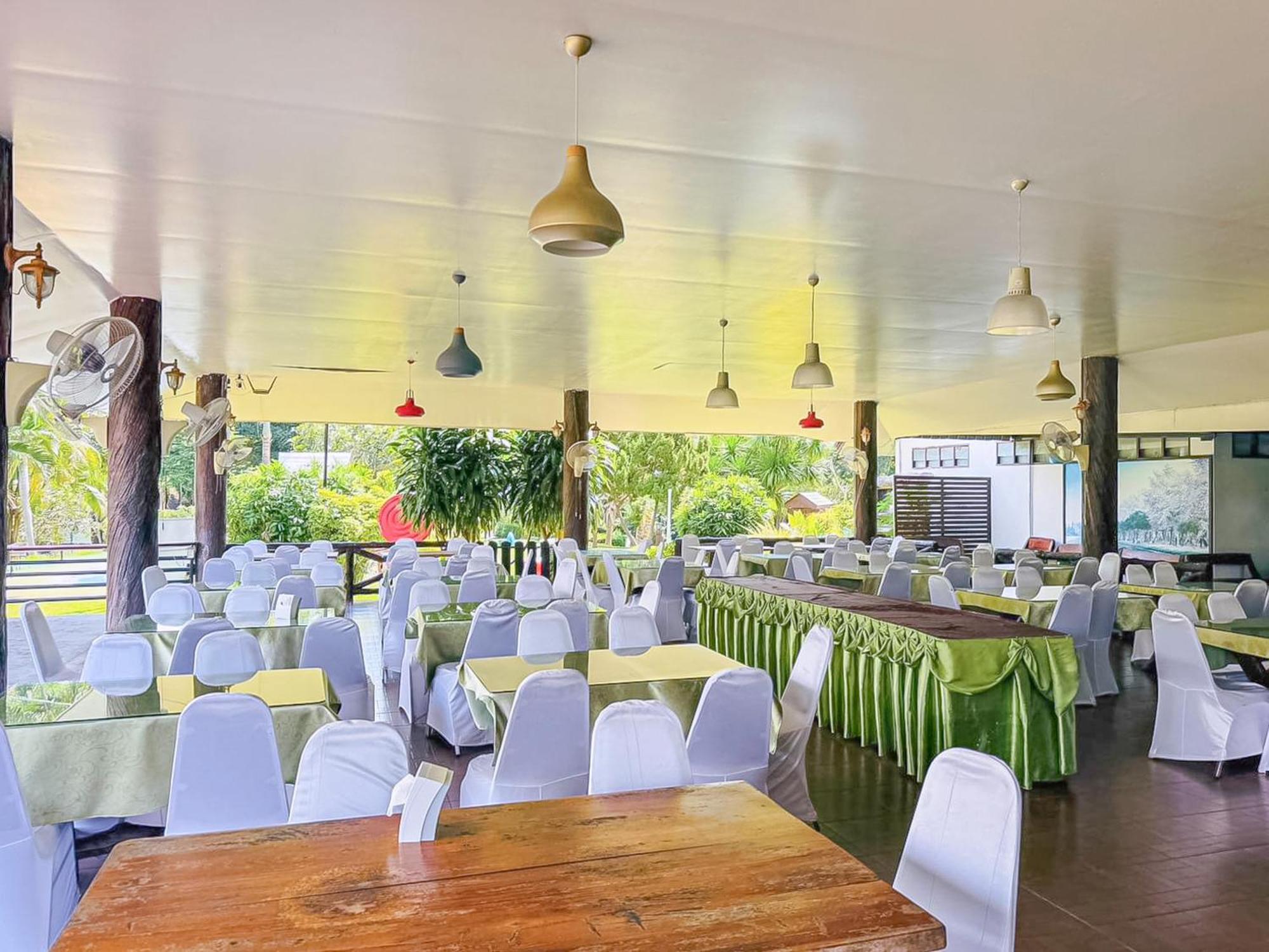 Hotel Saitharn Iyara Sai Yok
