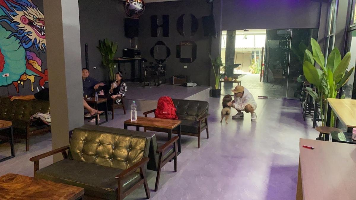 Hood Apartment