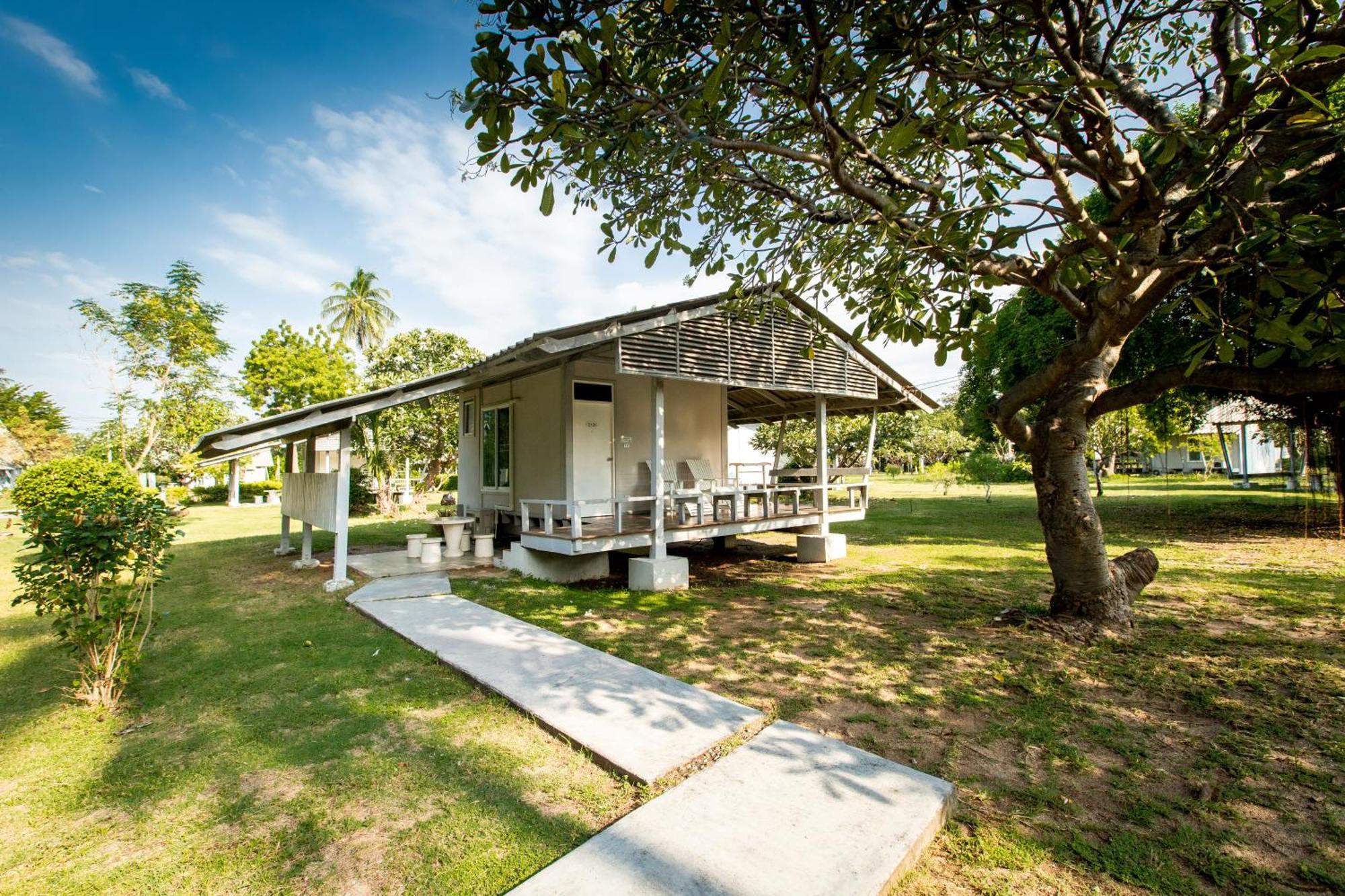 Hotel Bangsaen Heritage 4*