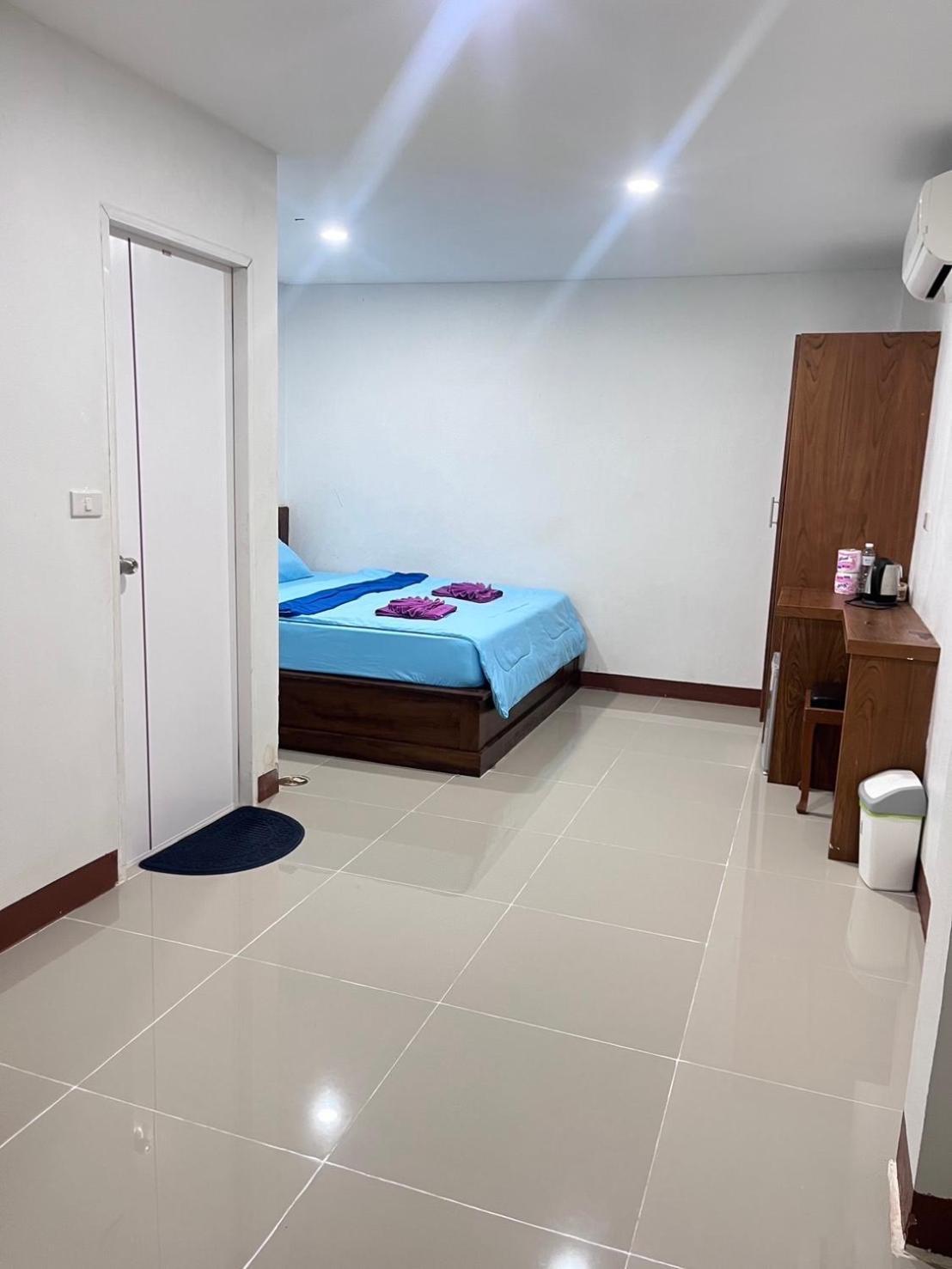 Tanyaporn House Guest house
