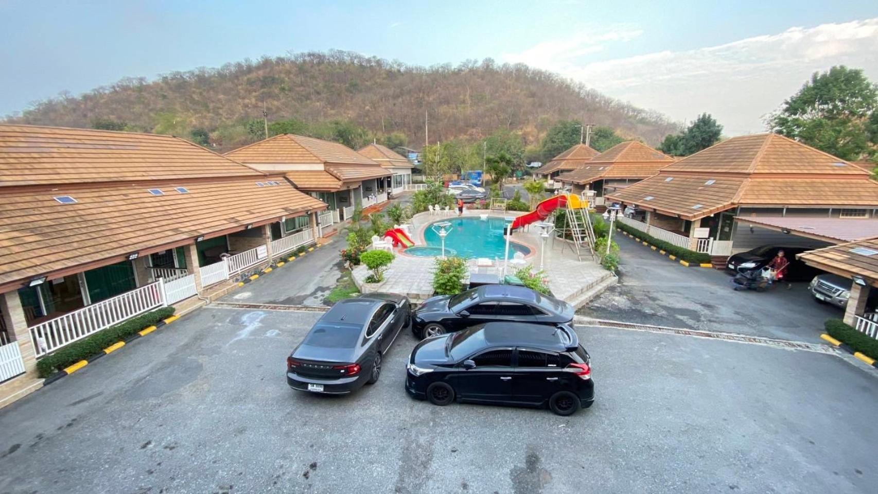 Resort Baan Dara 3*