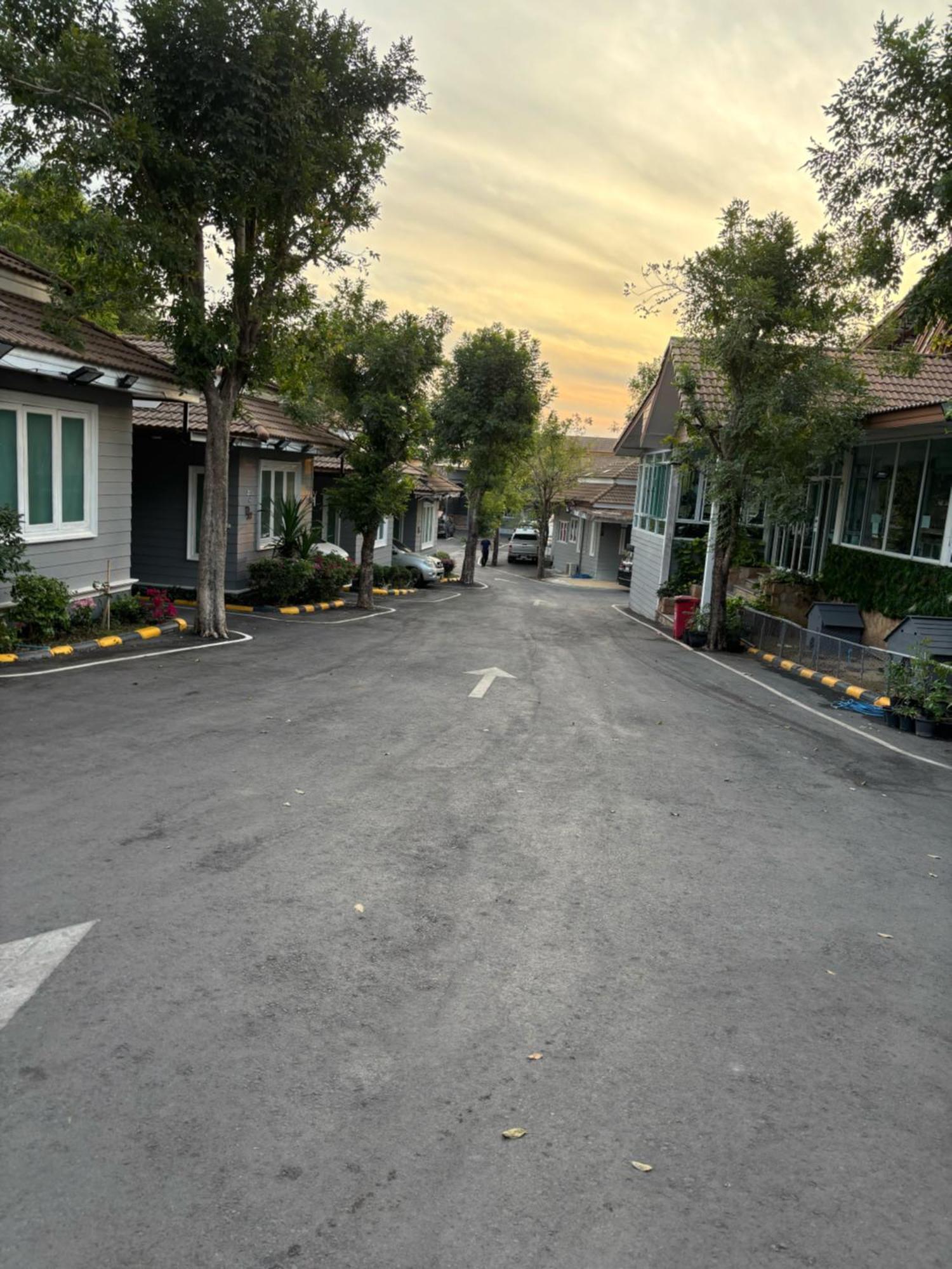 Baan Dara Resort Sara Buri