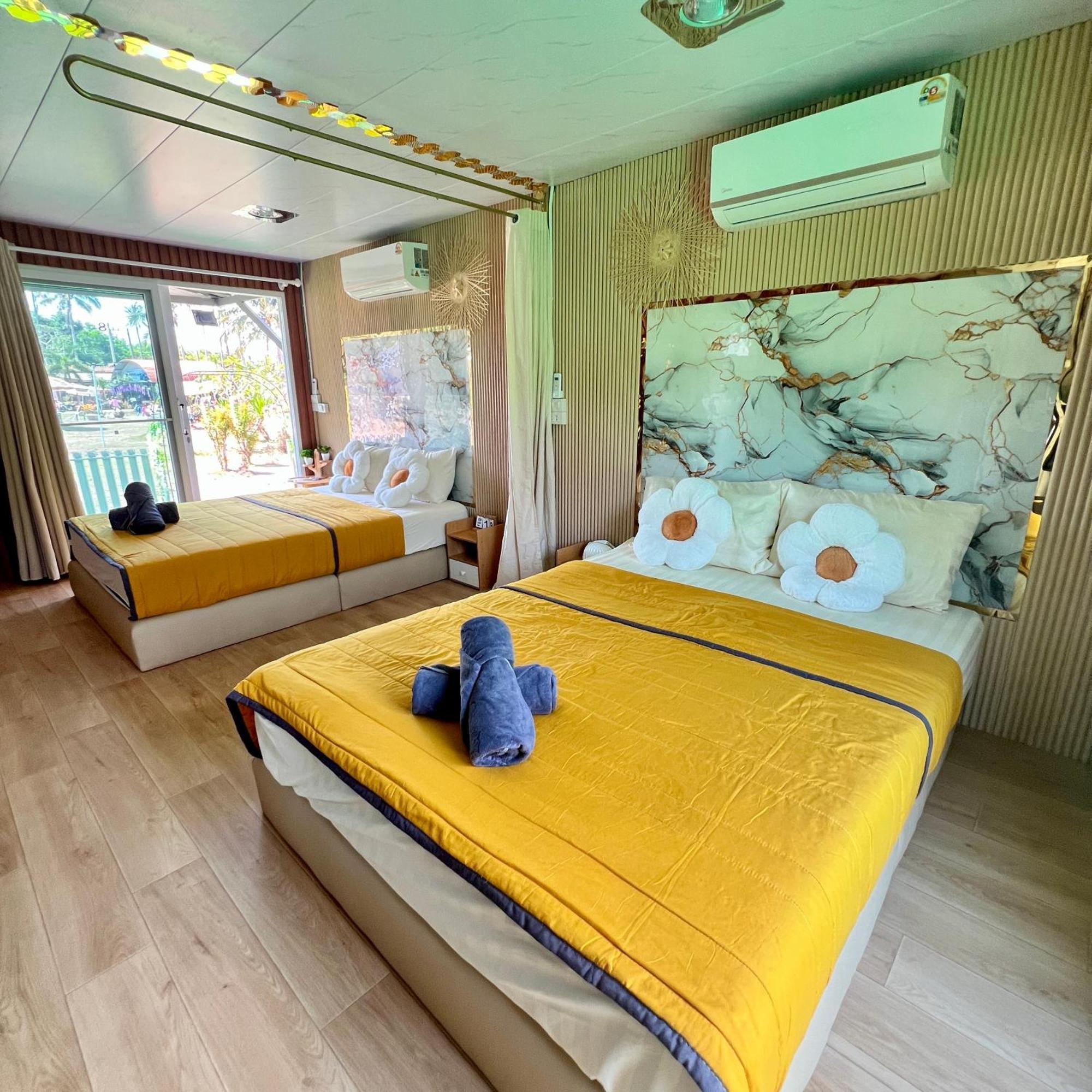 Lee Red House Resort 2*