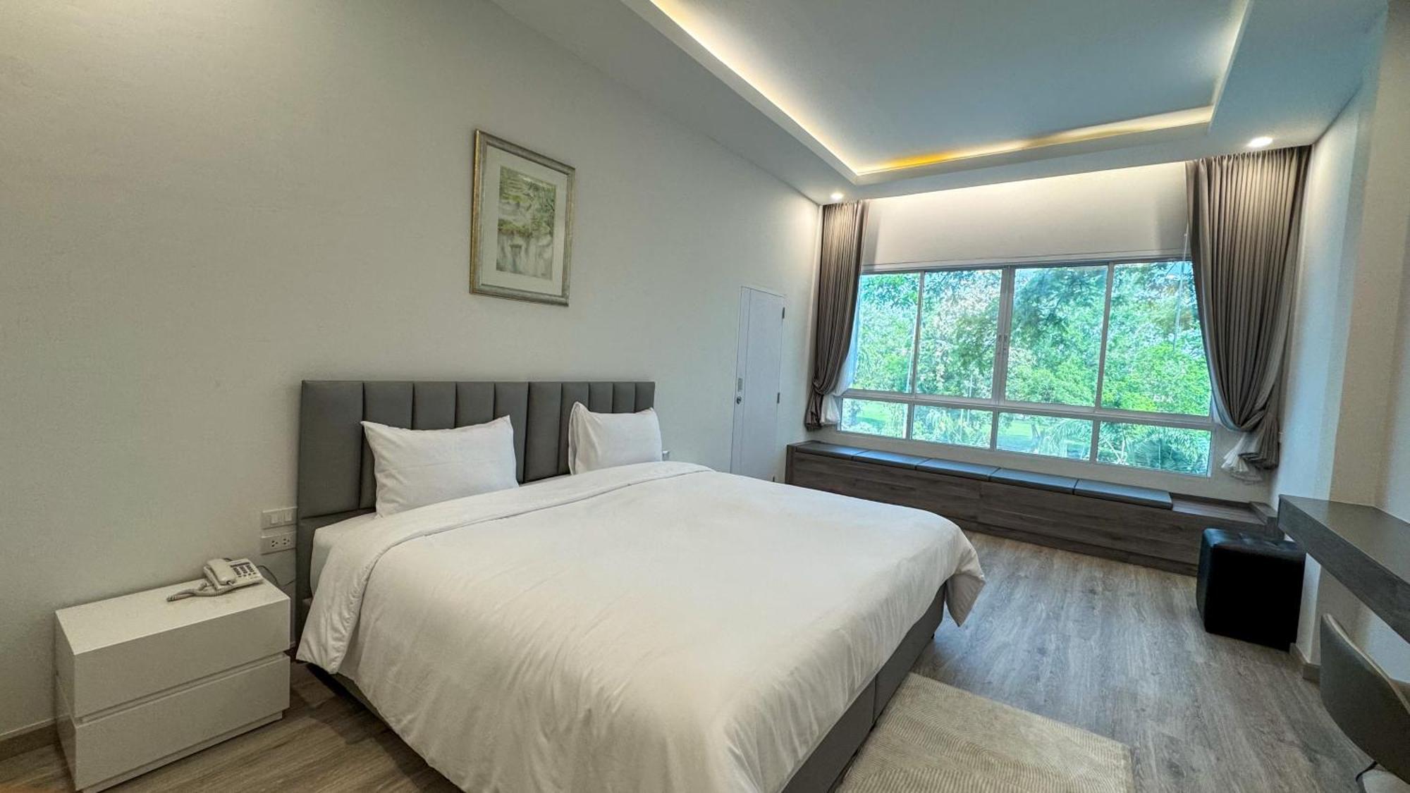 Baan Suan Khun Ta And Golf Hotel