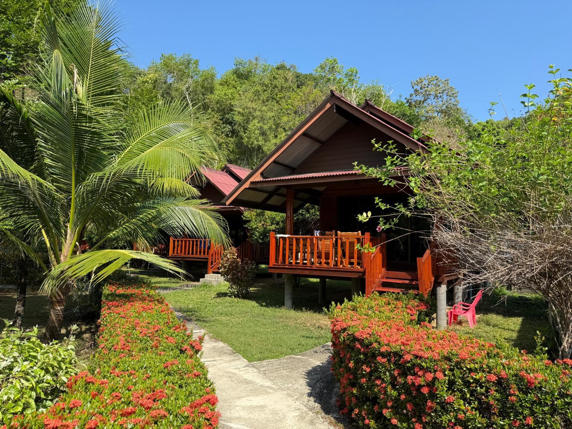 Guest house Koh Yao Seaview 2*