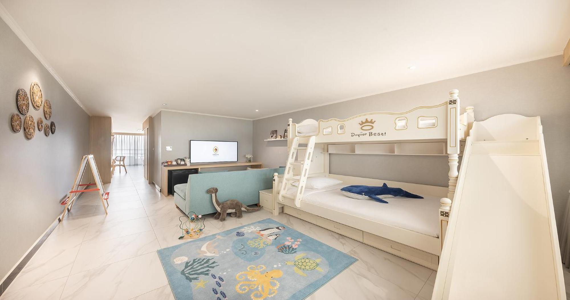 Eastin Hotel 4*