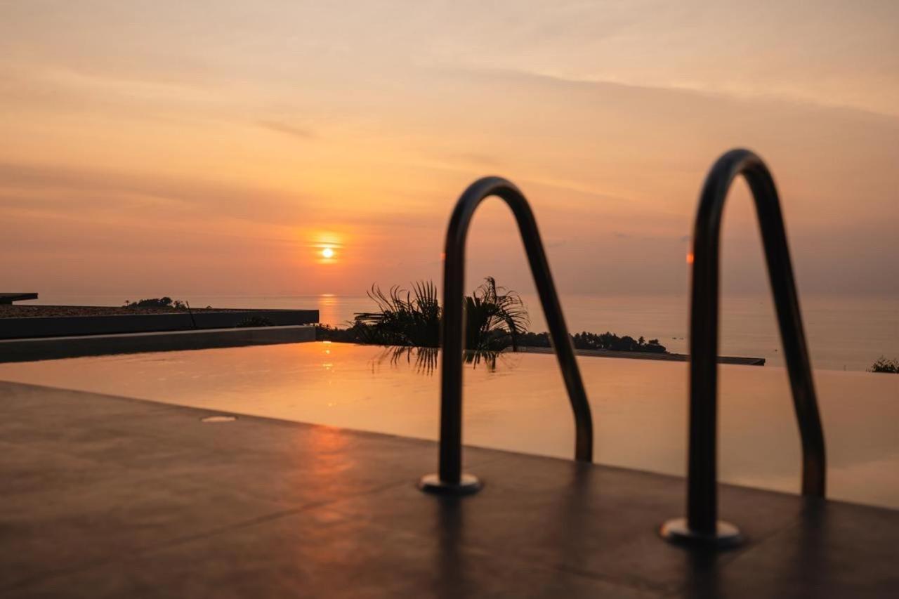 Villa So Zen, New, Luxury, Full Sunset Sea View Salad Beach