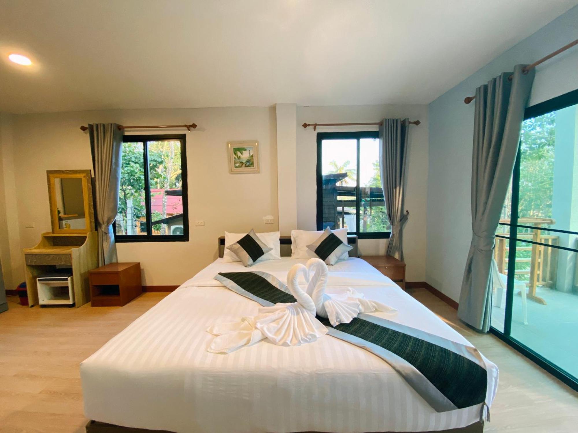 Velora Bay Resort *