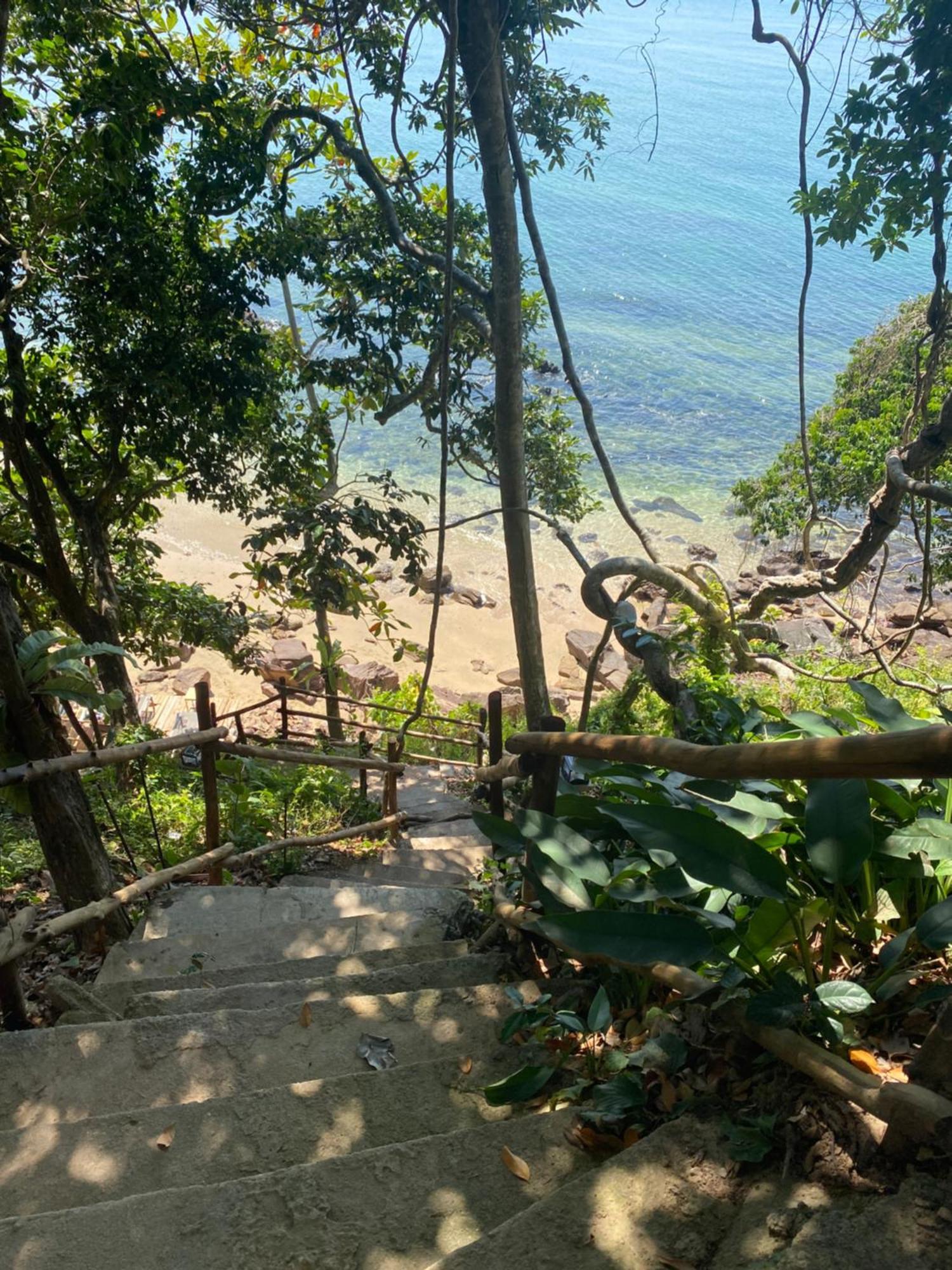 Velora Bay *