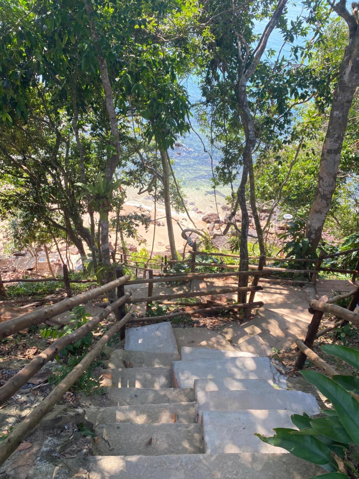 Velora Bay Resort *
