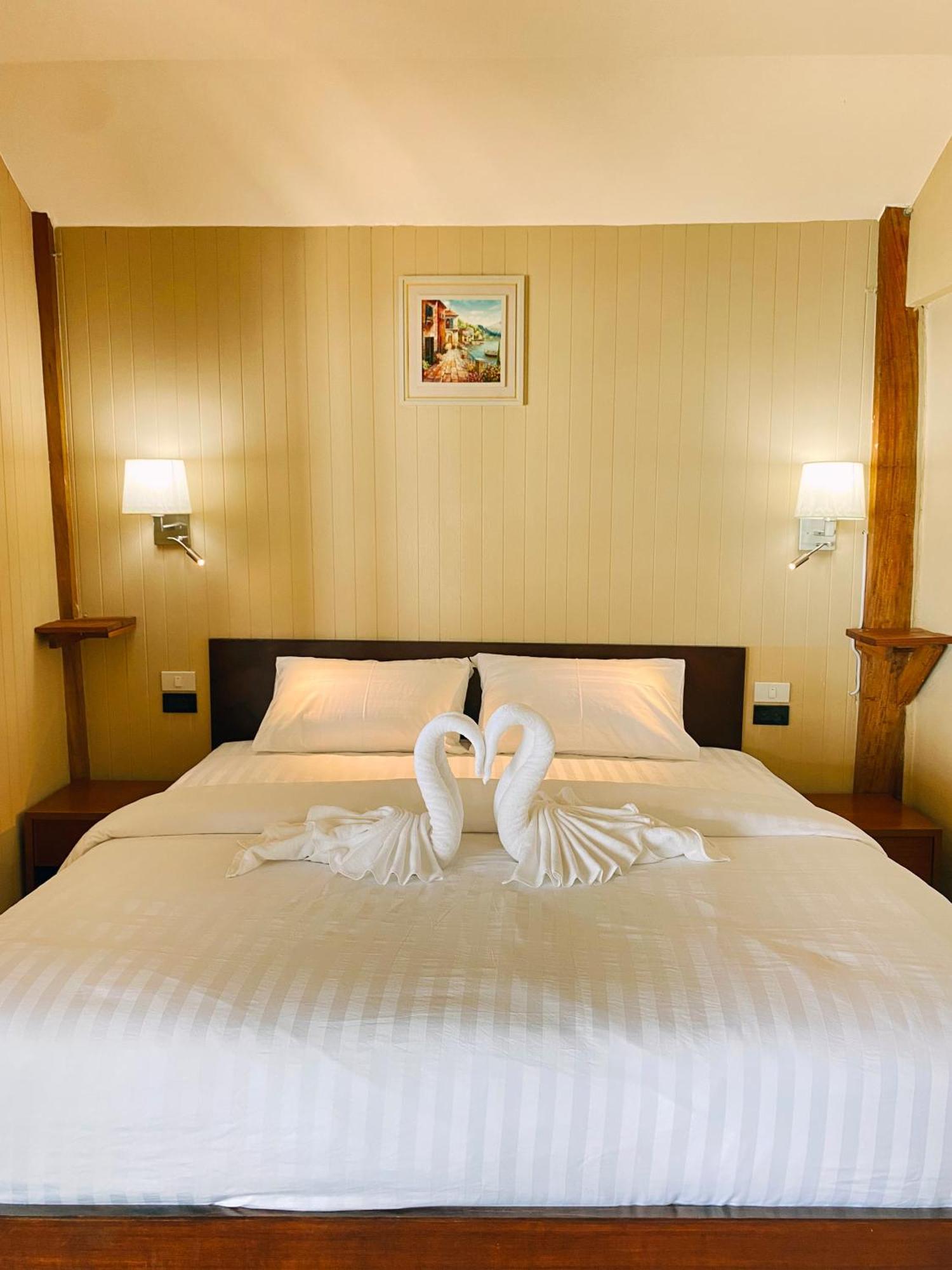 Velora Bay Resort *