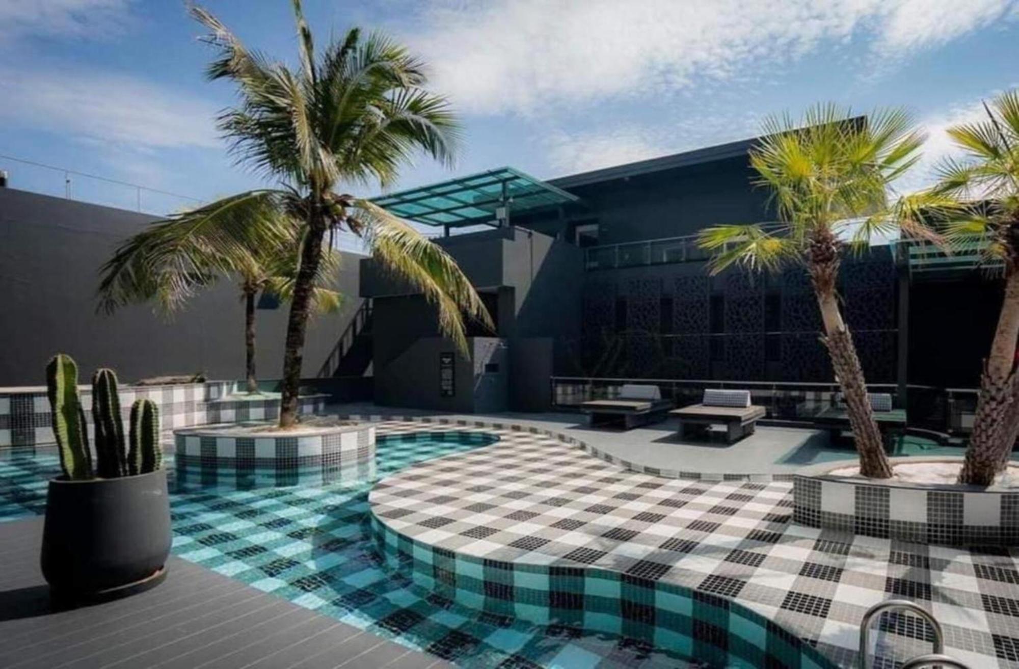 Hotel Tide Phuket Beachfront 5* Phuket