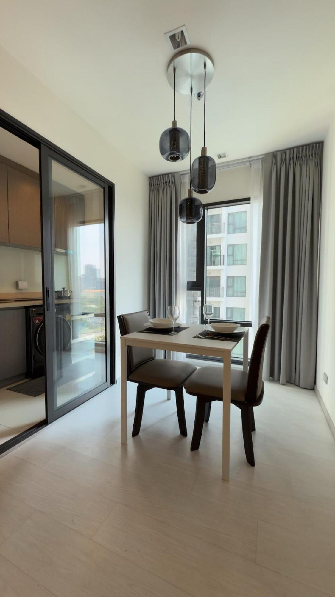 Apartment Luxury With Train Access Bangkok
