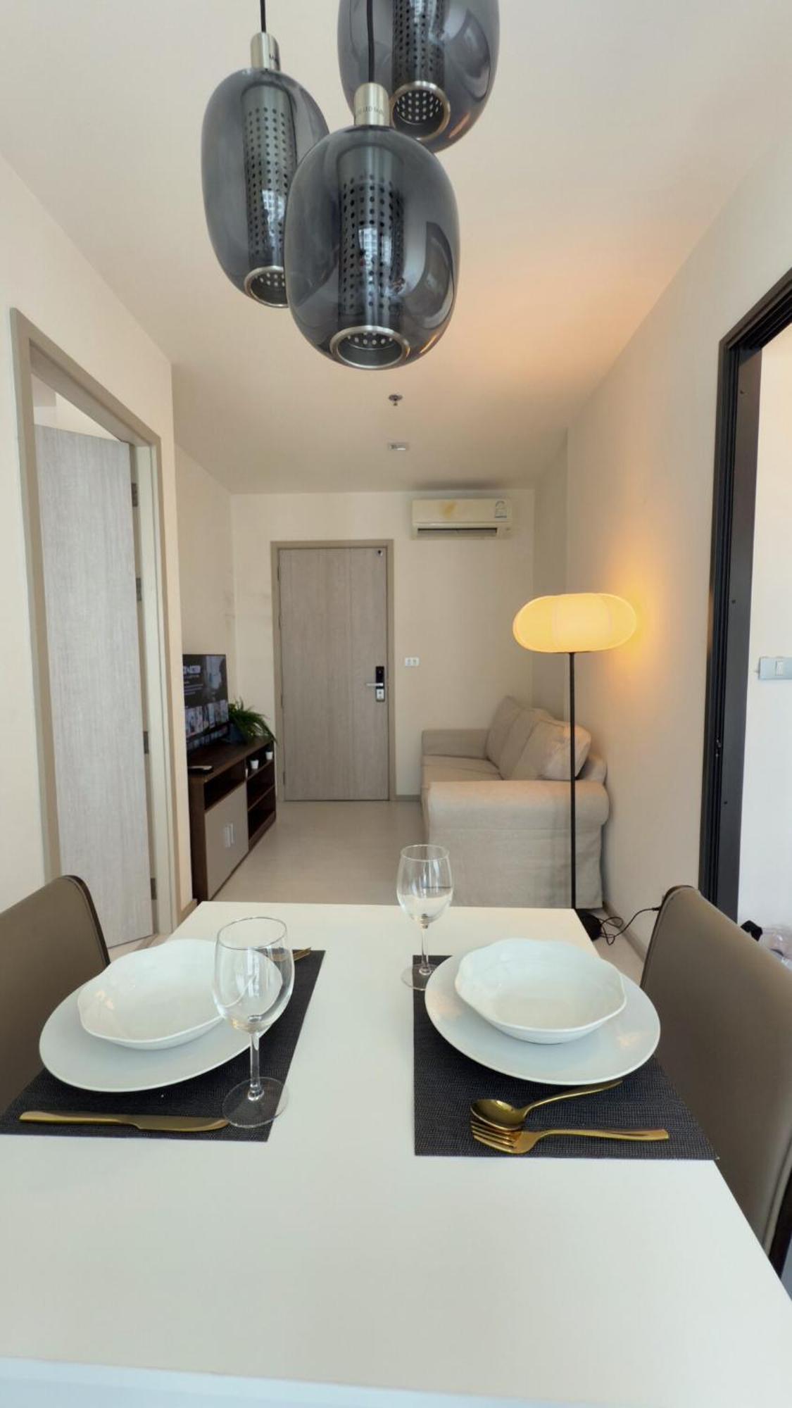 Luxury With Train Access Bangkok