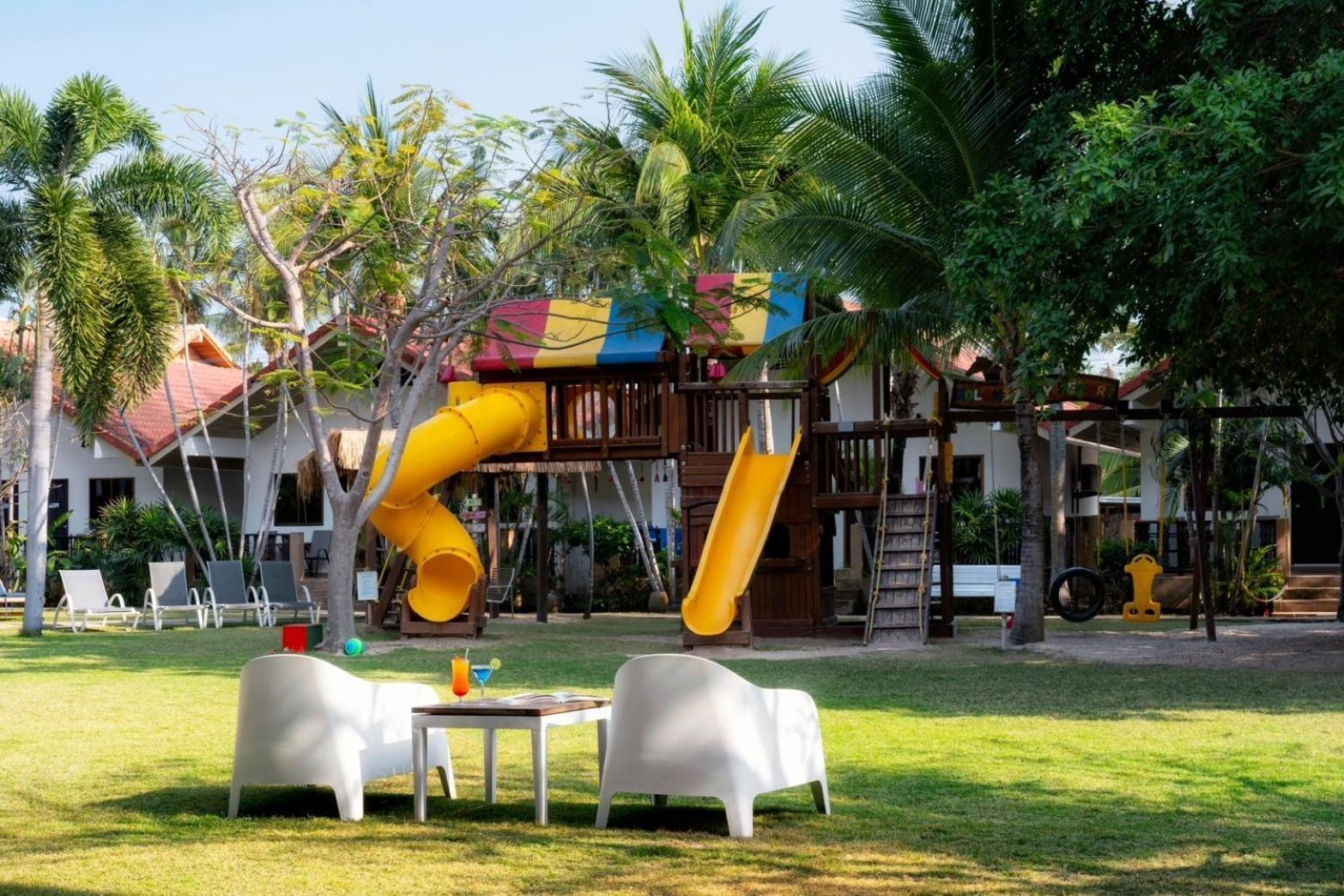 Dolphin Bay Resort 3*