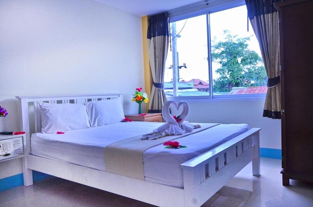 J Aparthotel