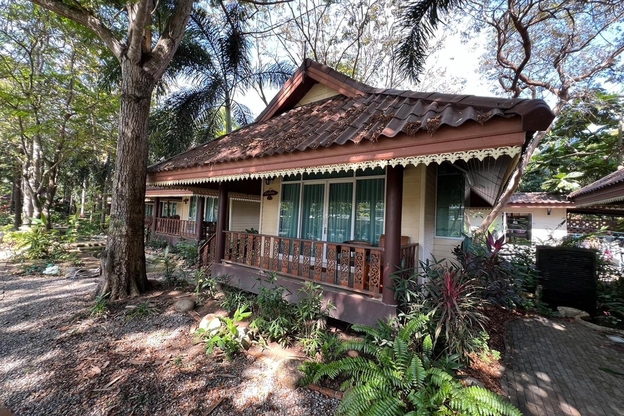 Baan Nam Pen Resort