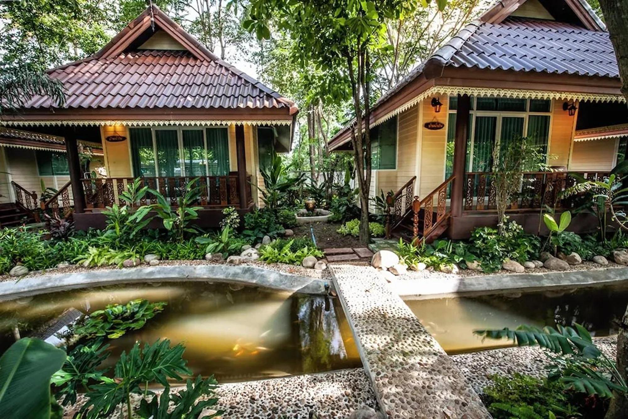 Baan Nam Pen Resort Amphawa