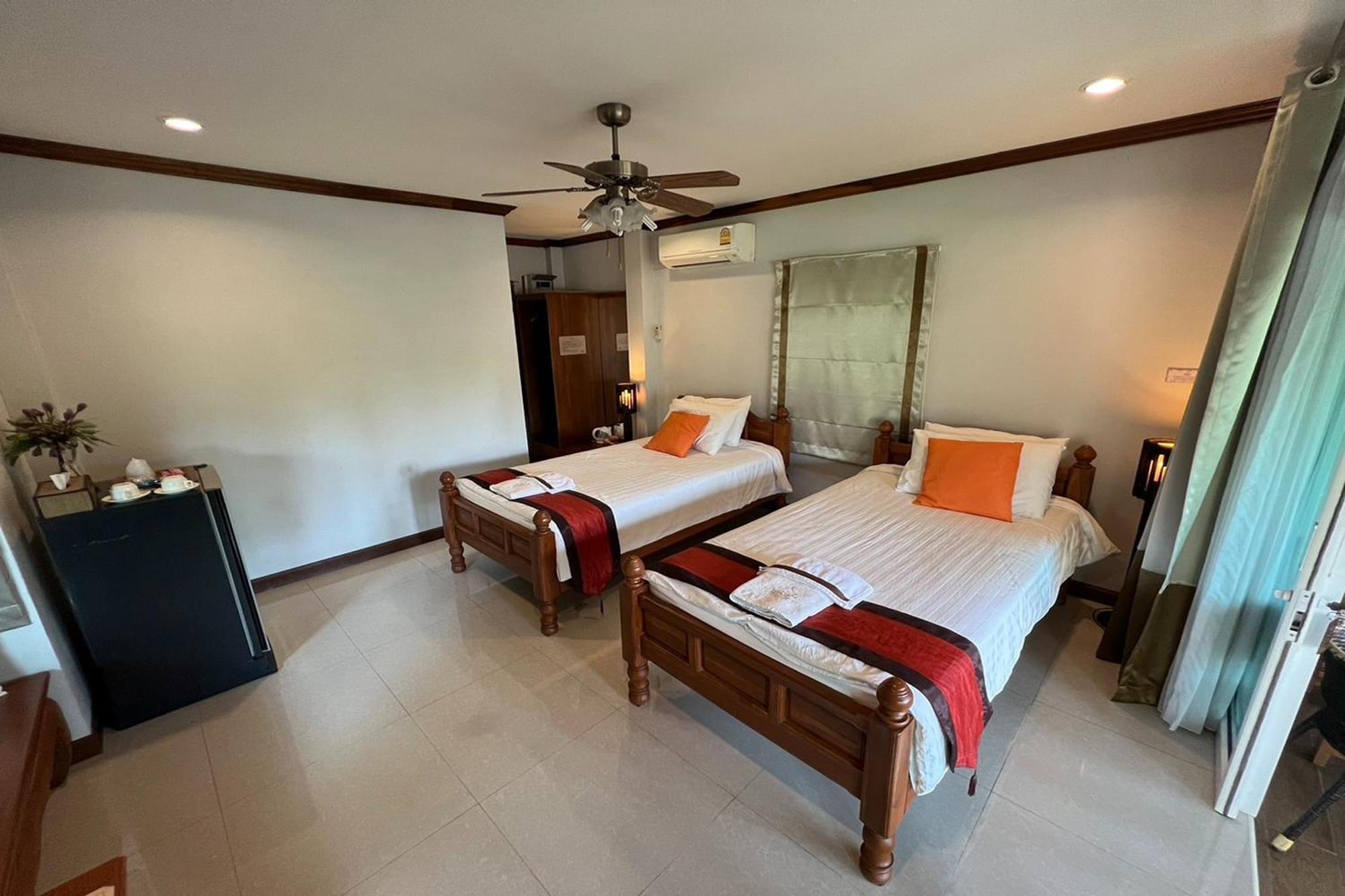 Resort Baan Nam Pen Amphawa