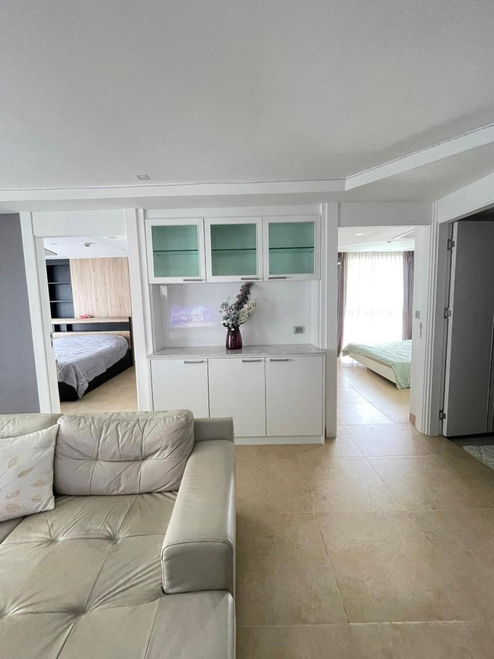 Apartment 2 Bedrooms Near Pattaya