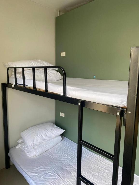 Hood Apartment